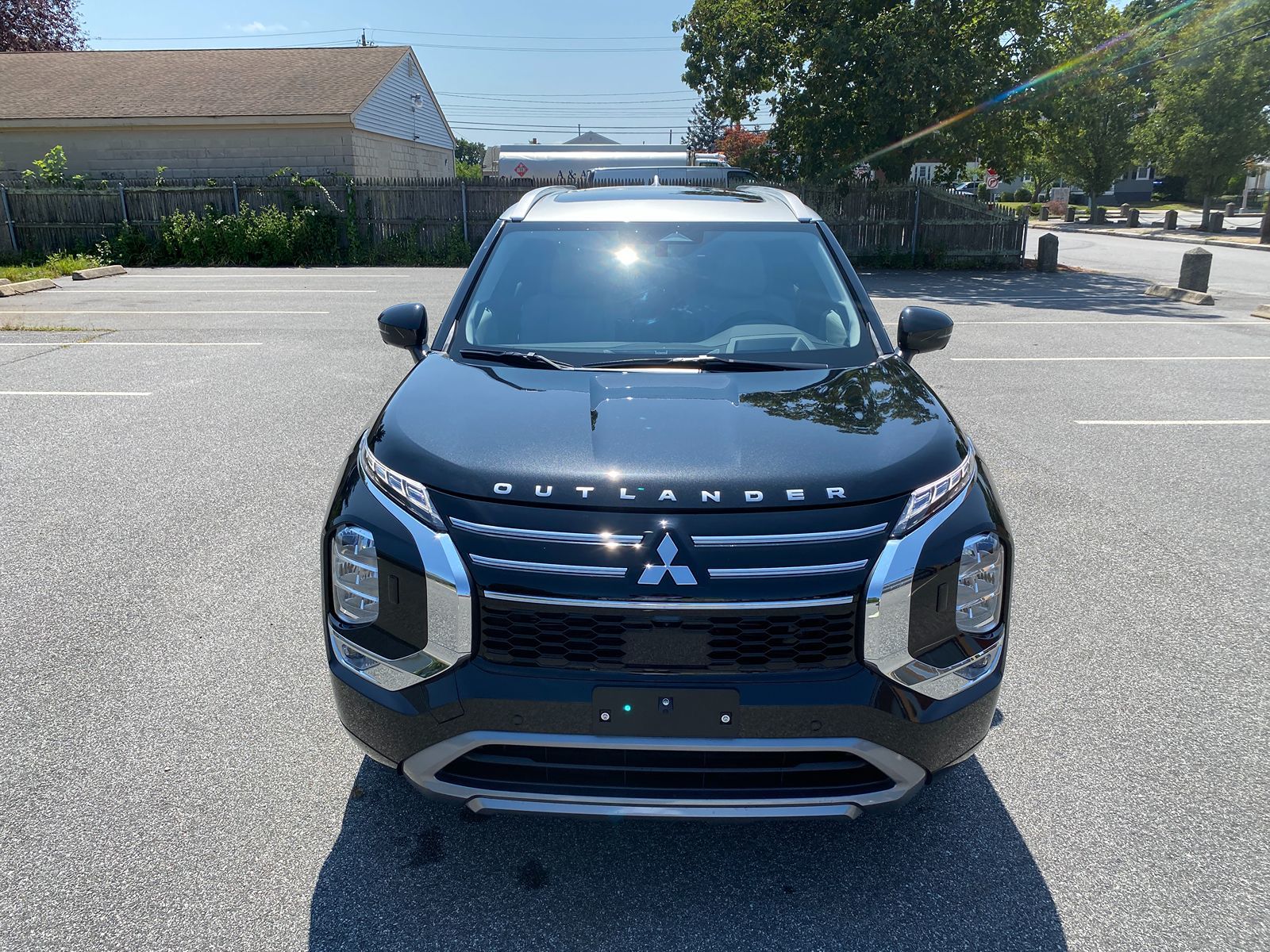 2025 Mitsubishi Outlander Platinum photo 2