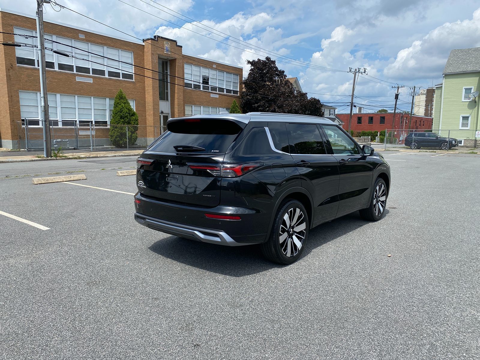 2025 Mitsubishi Outlander Platinum photo 4