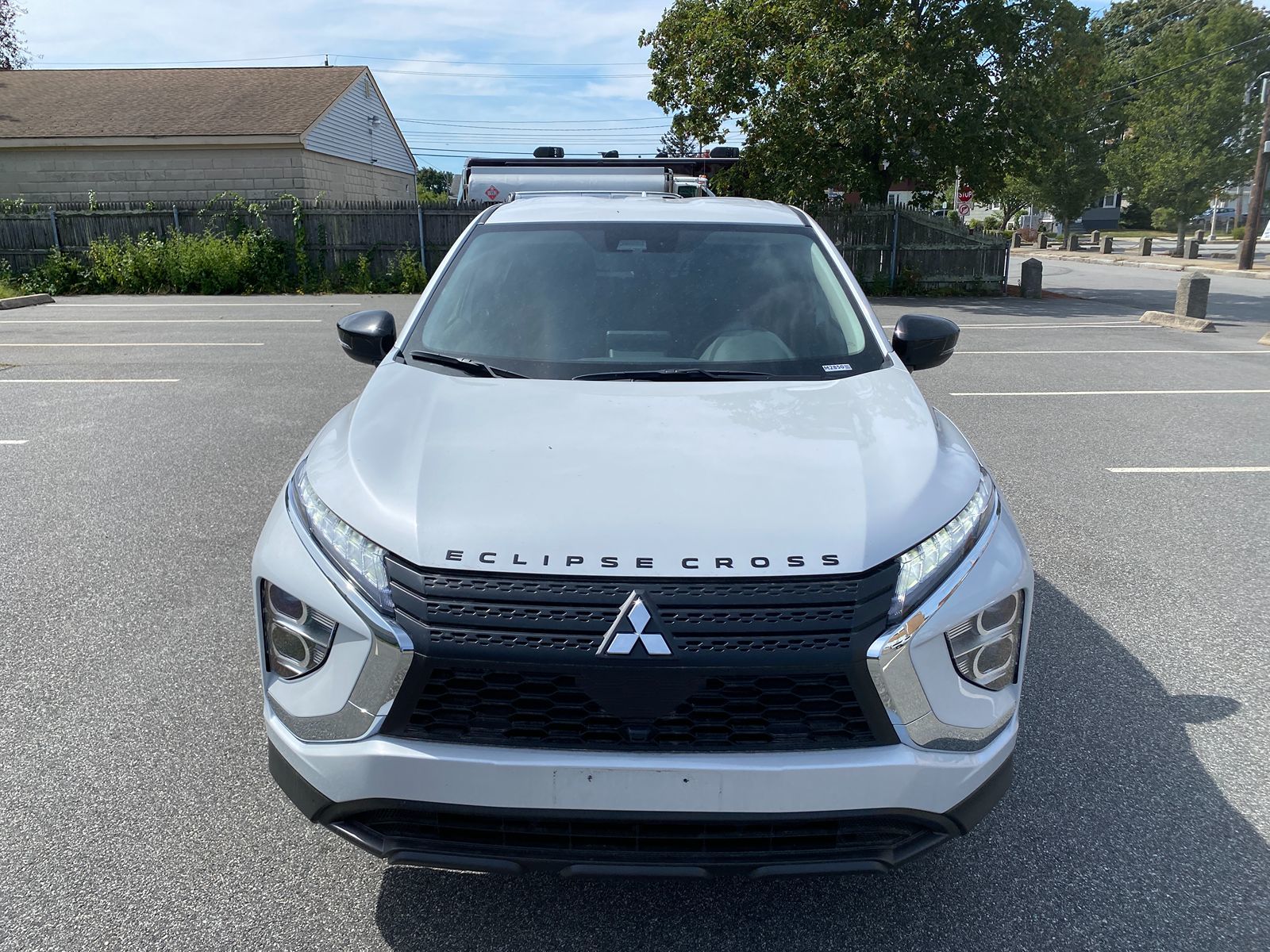 2025 Mitsubishi Eclipse Cross LE photo 2