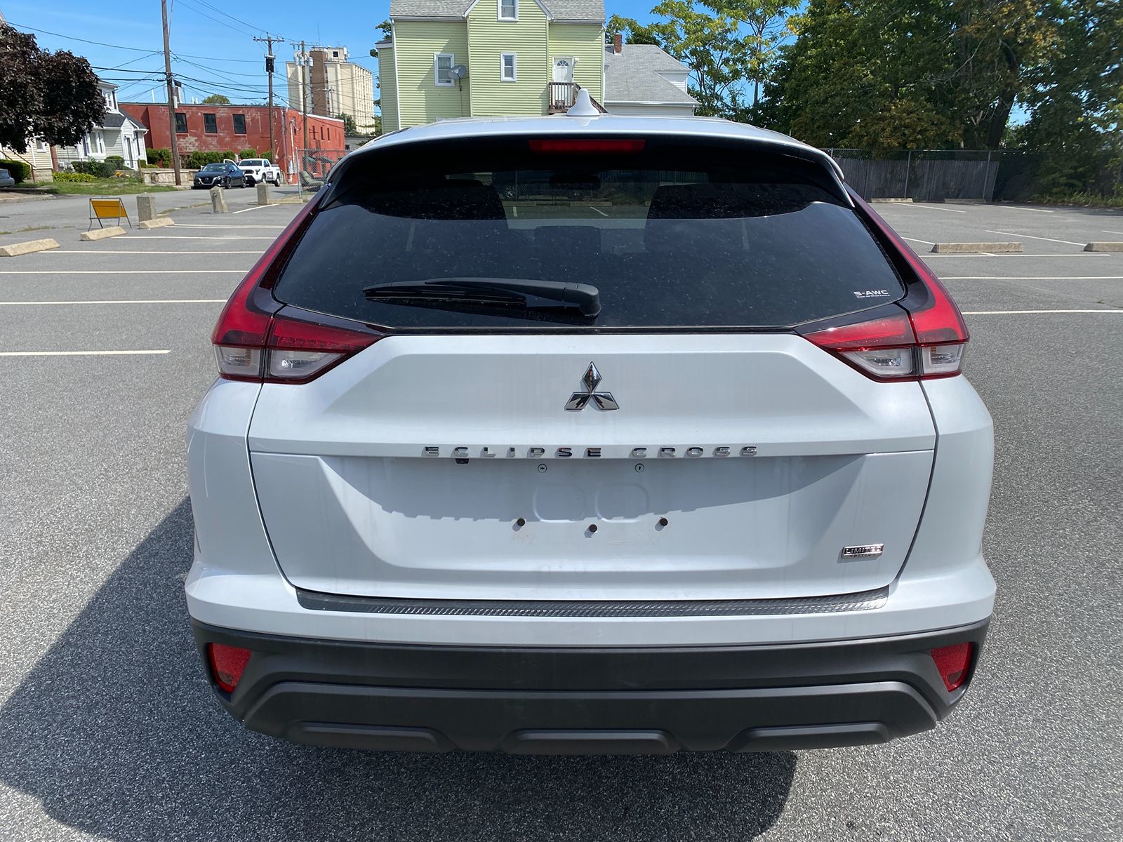 2025 Mitsubishi Eclipse Cross LE photo 5
