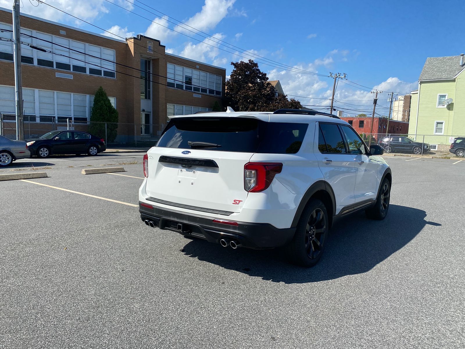 2020 Ford Explorer ST photo 4