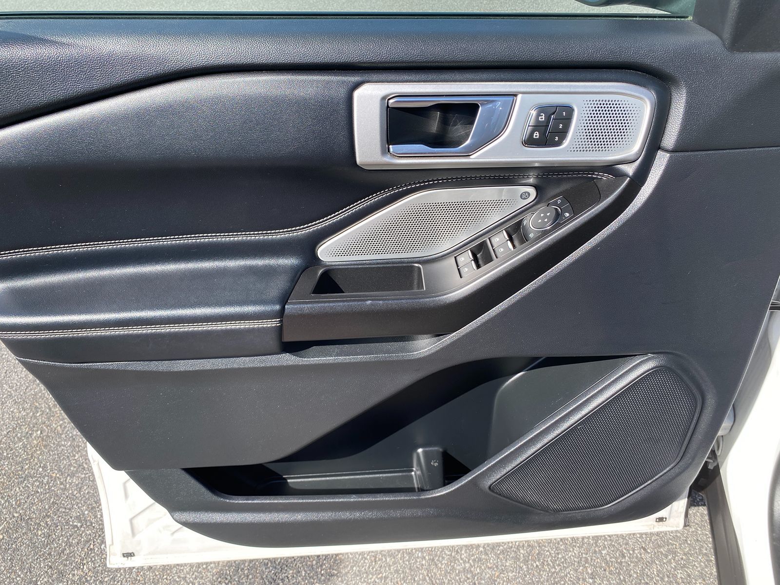 2020 Ford Explorer ST photo 9