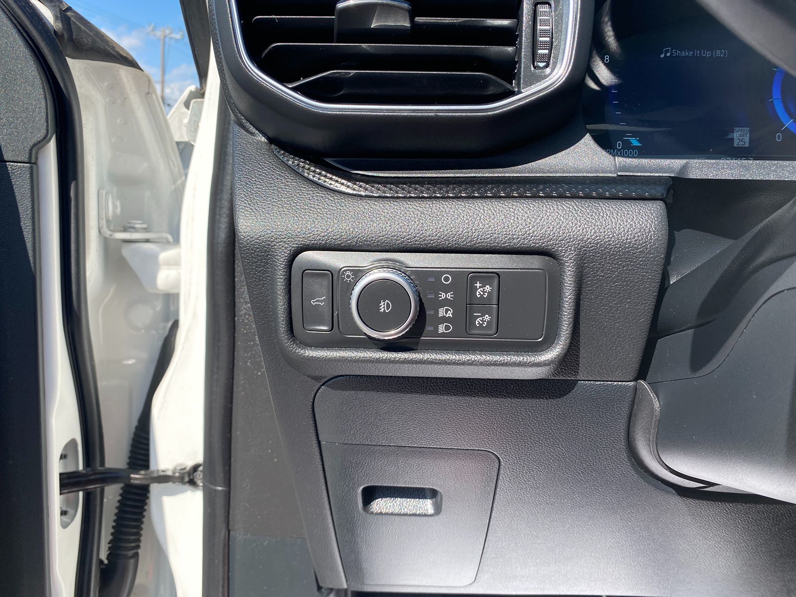 2020 Ford Explorer ST photo 11