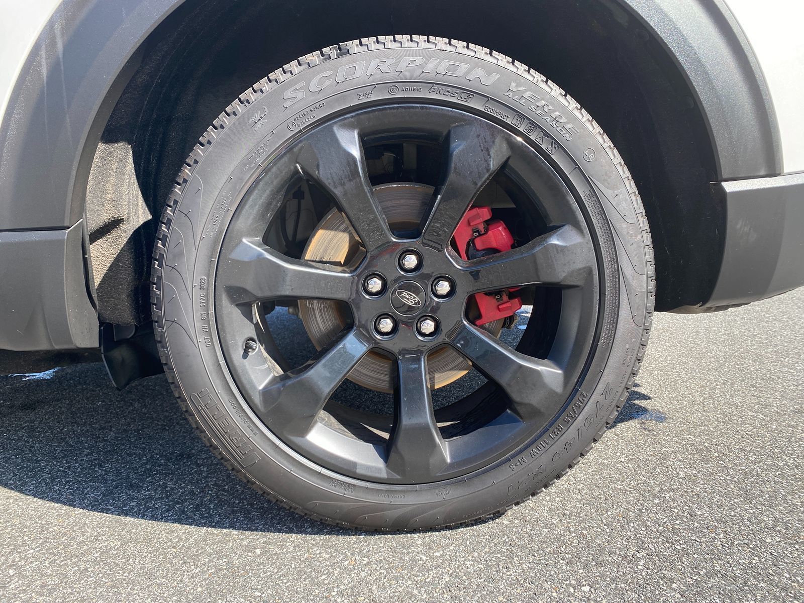 2020 Ford Explorer ST photo 26
