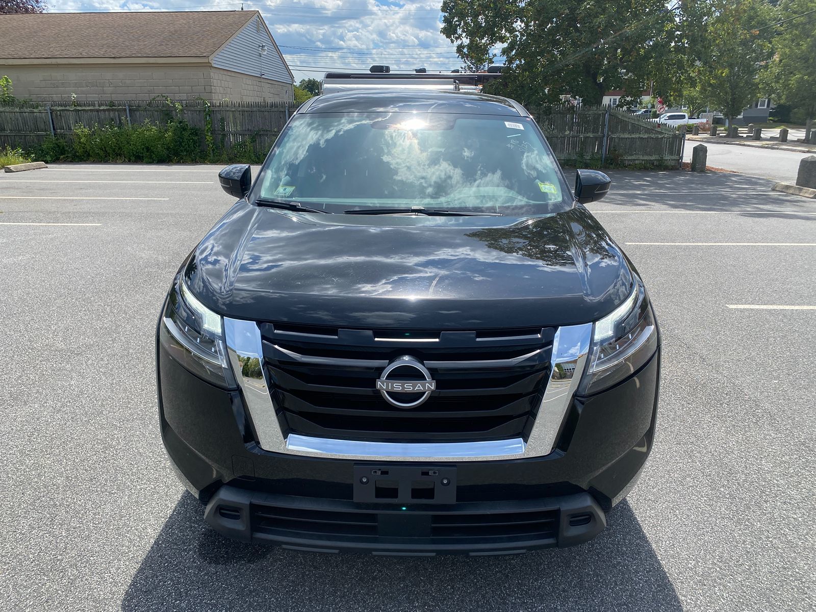 2022 Nissan Pathfinder S photo 3
