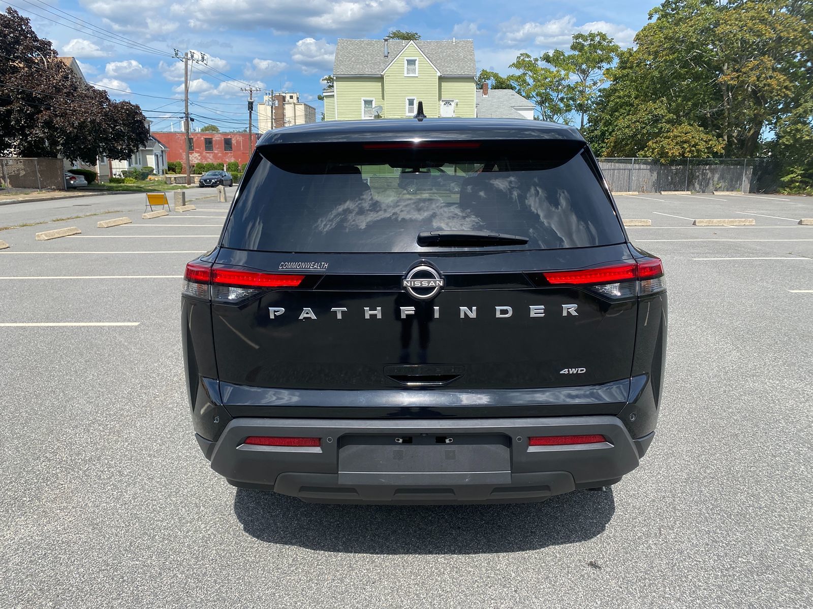 2022 Nissan Pathfinder S photo 6