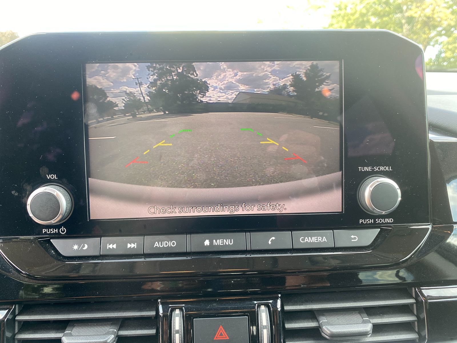 2022 Nissan Pathfinder S photo 17