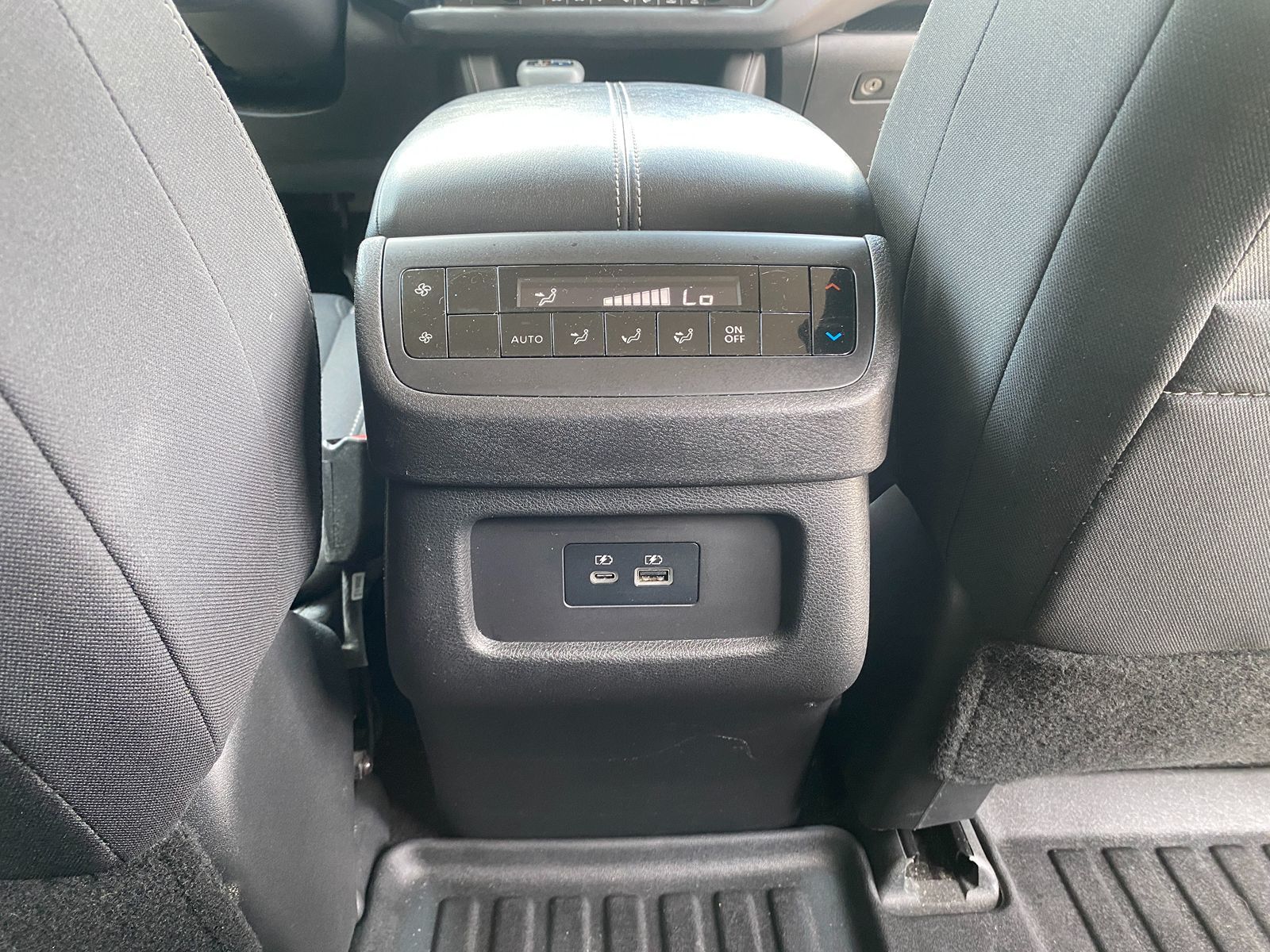 2022 Nissan Pathfinder S photo 23