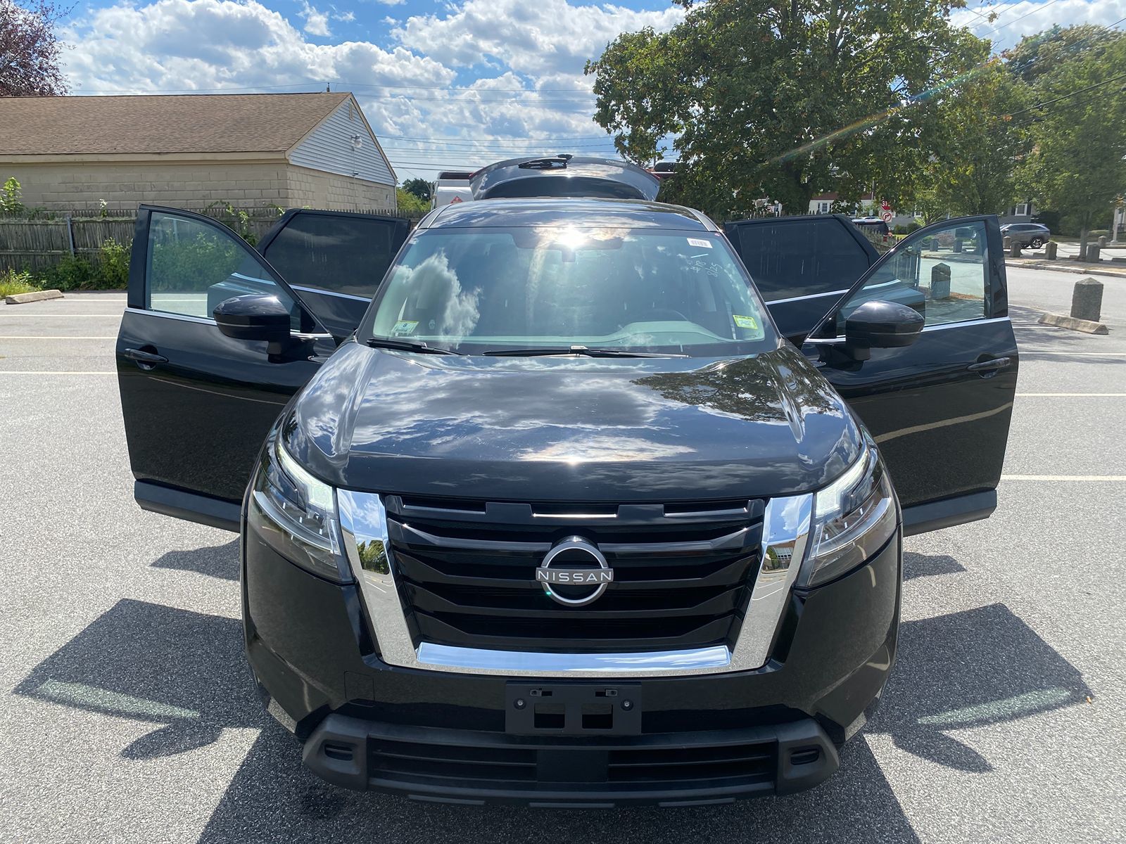 2022 Nissan Pathfinder S photo 25