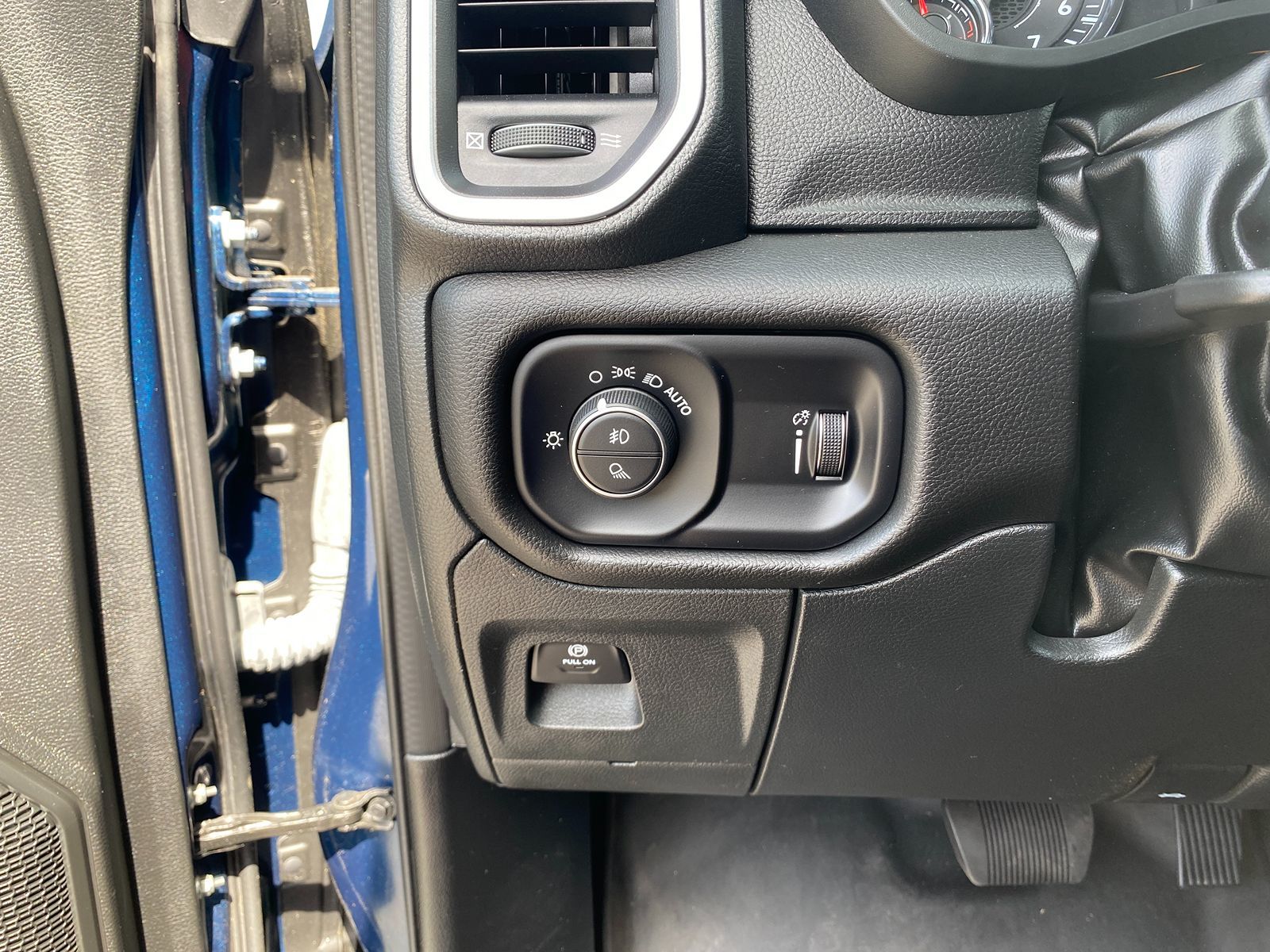 2023 Ram 1500 Big Horn photo 12