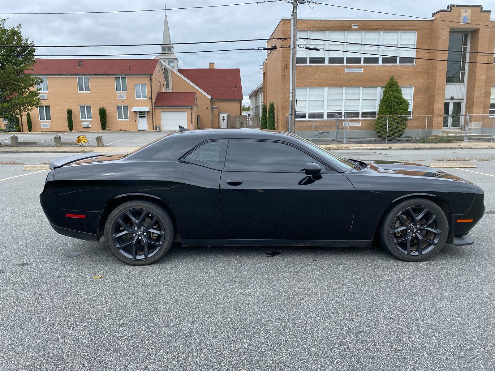 2022 Dodge Challenger GT photo 3