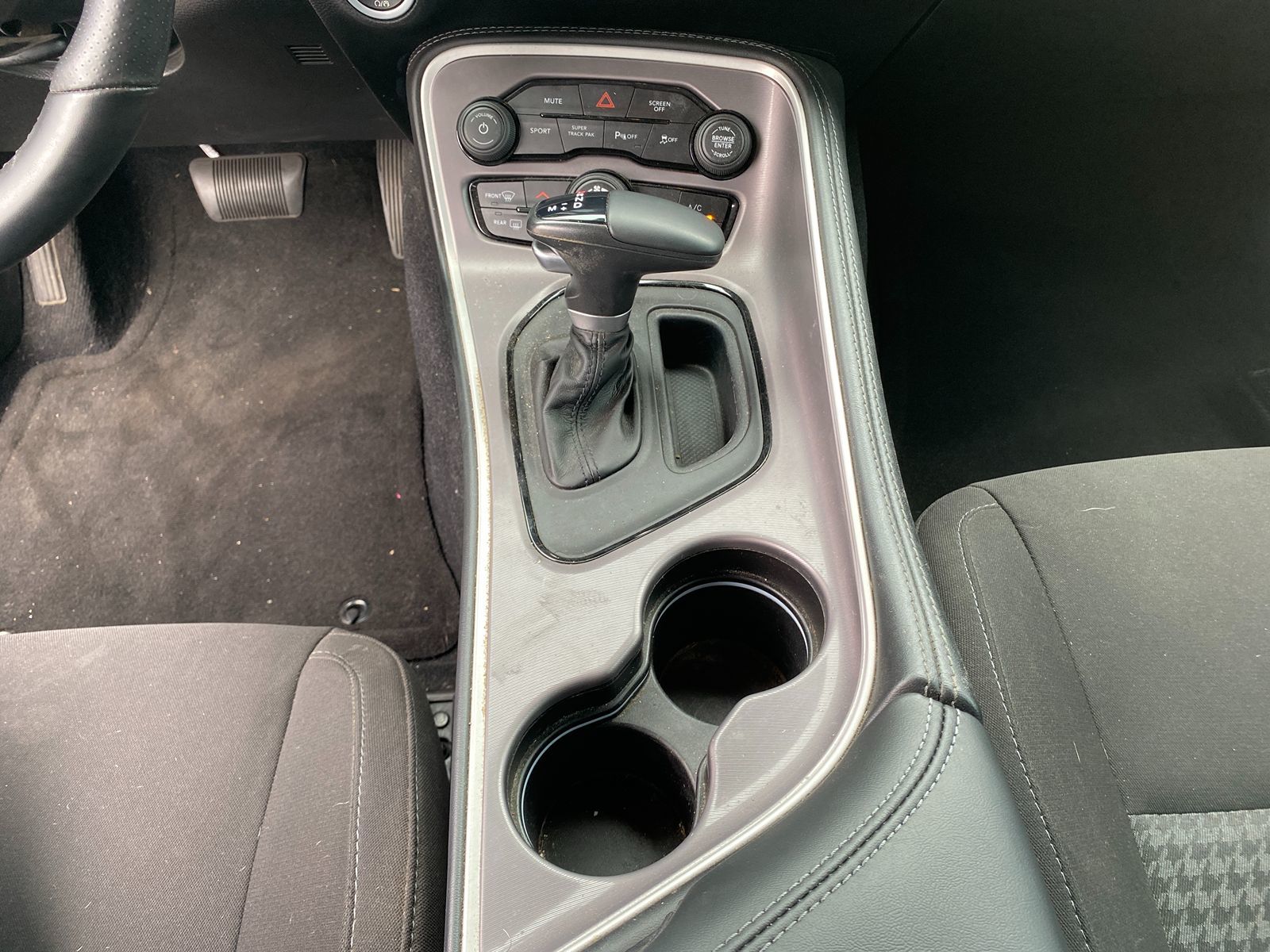 2022 Dodge Challenger GT photo 18