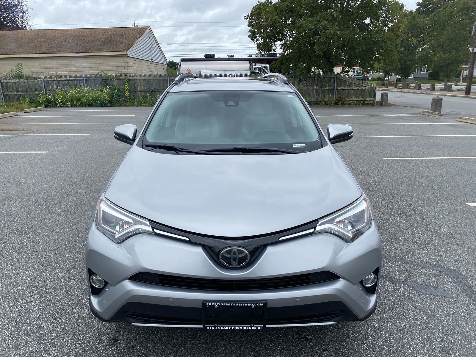 2017 Toyota RAV4 Limited photo 3