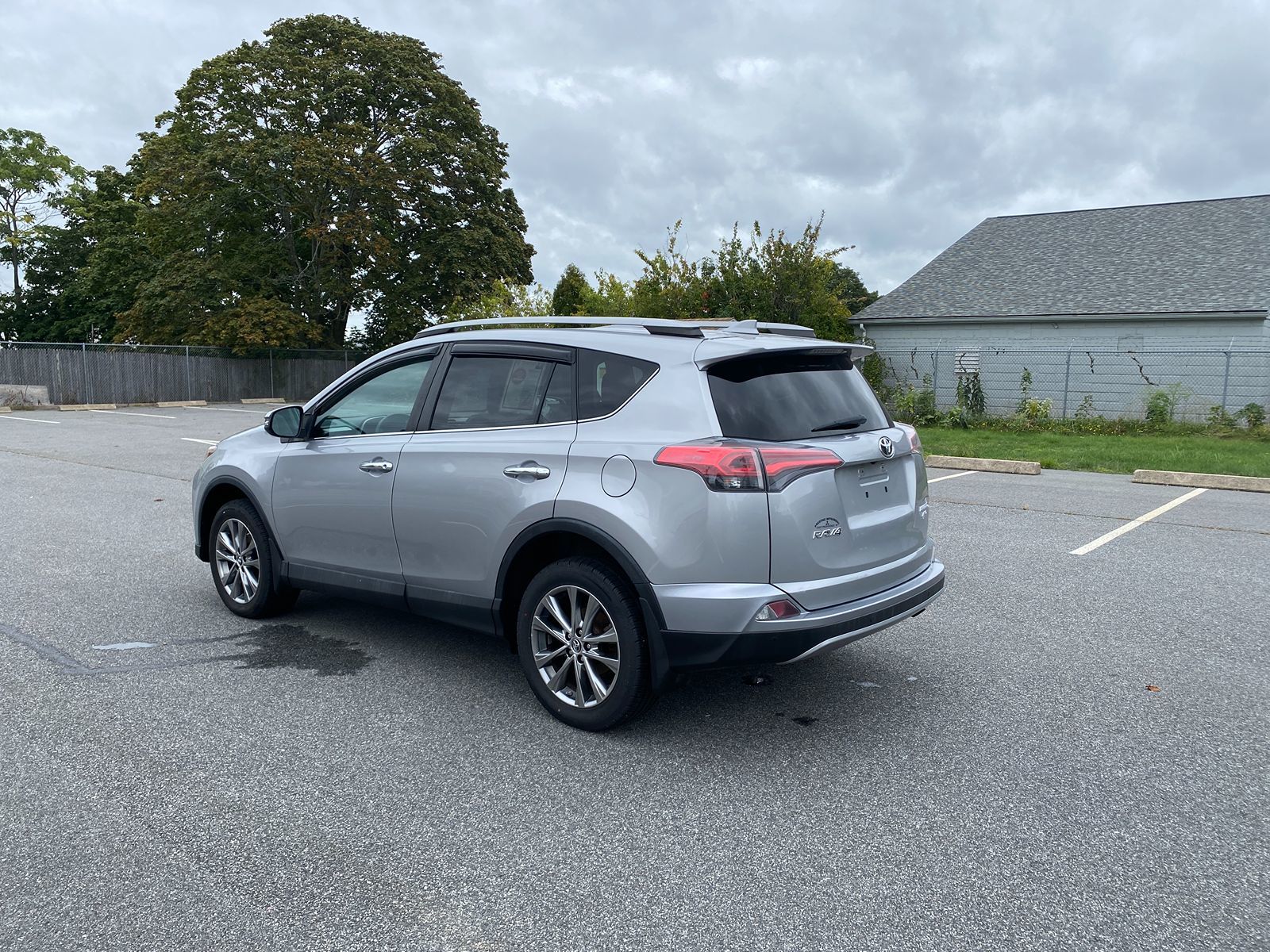 2017 Toyota RAV4 Limited photo 7