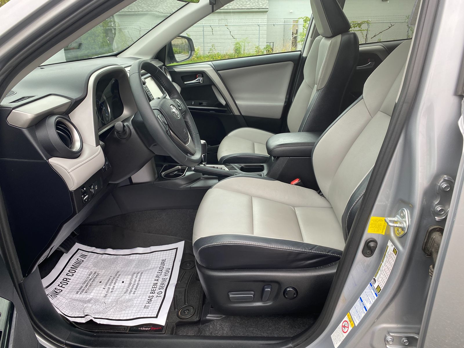 2017 Toyota RAV4 Limited photo 11