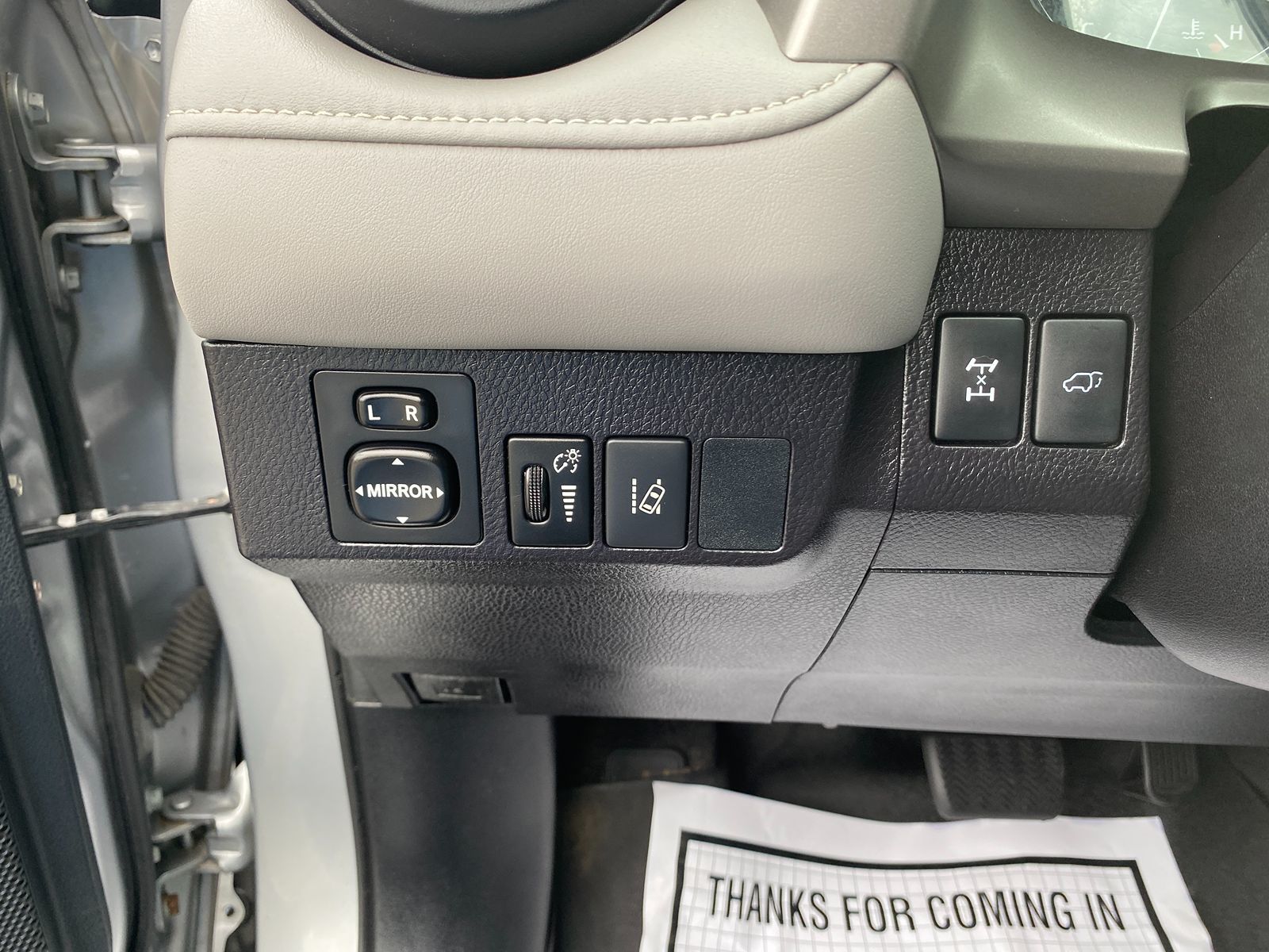 2017 Toyota RAV4 Limited photo 12
