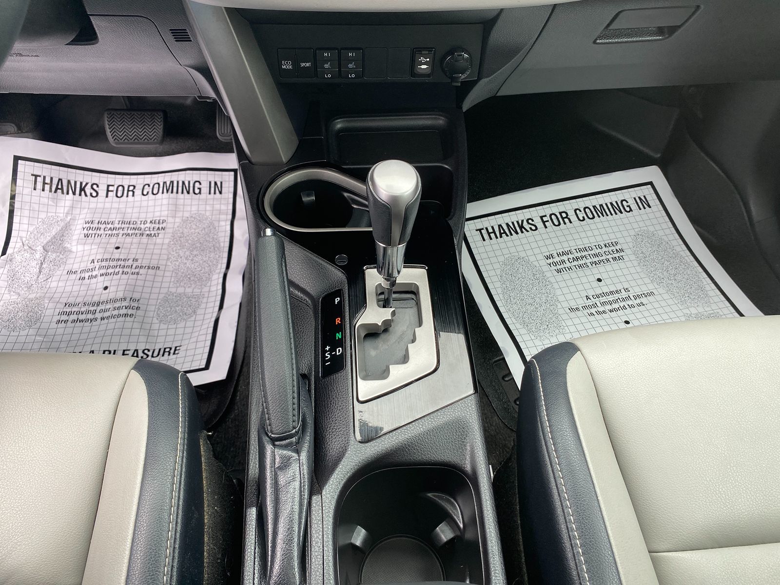 2017 Toyota RAV4 Limited photo 19