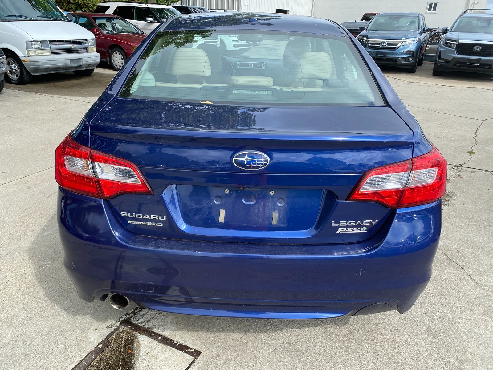 2015 Subaru Legacy 2.5i Limited photo 5
