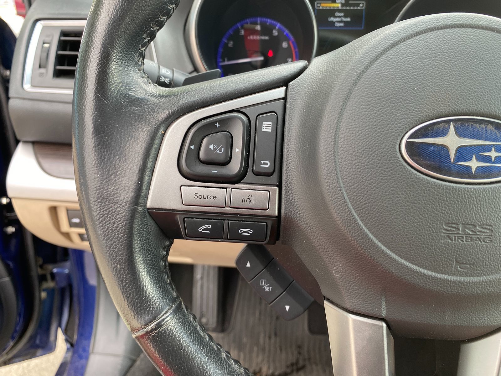 2015 Subaru Legacy 2.5i Limited photo 13