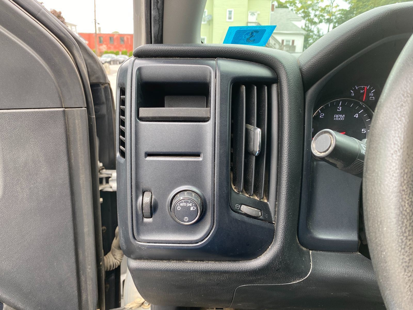 2018 Chevrolet Silverado 1500 Custom photo 12