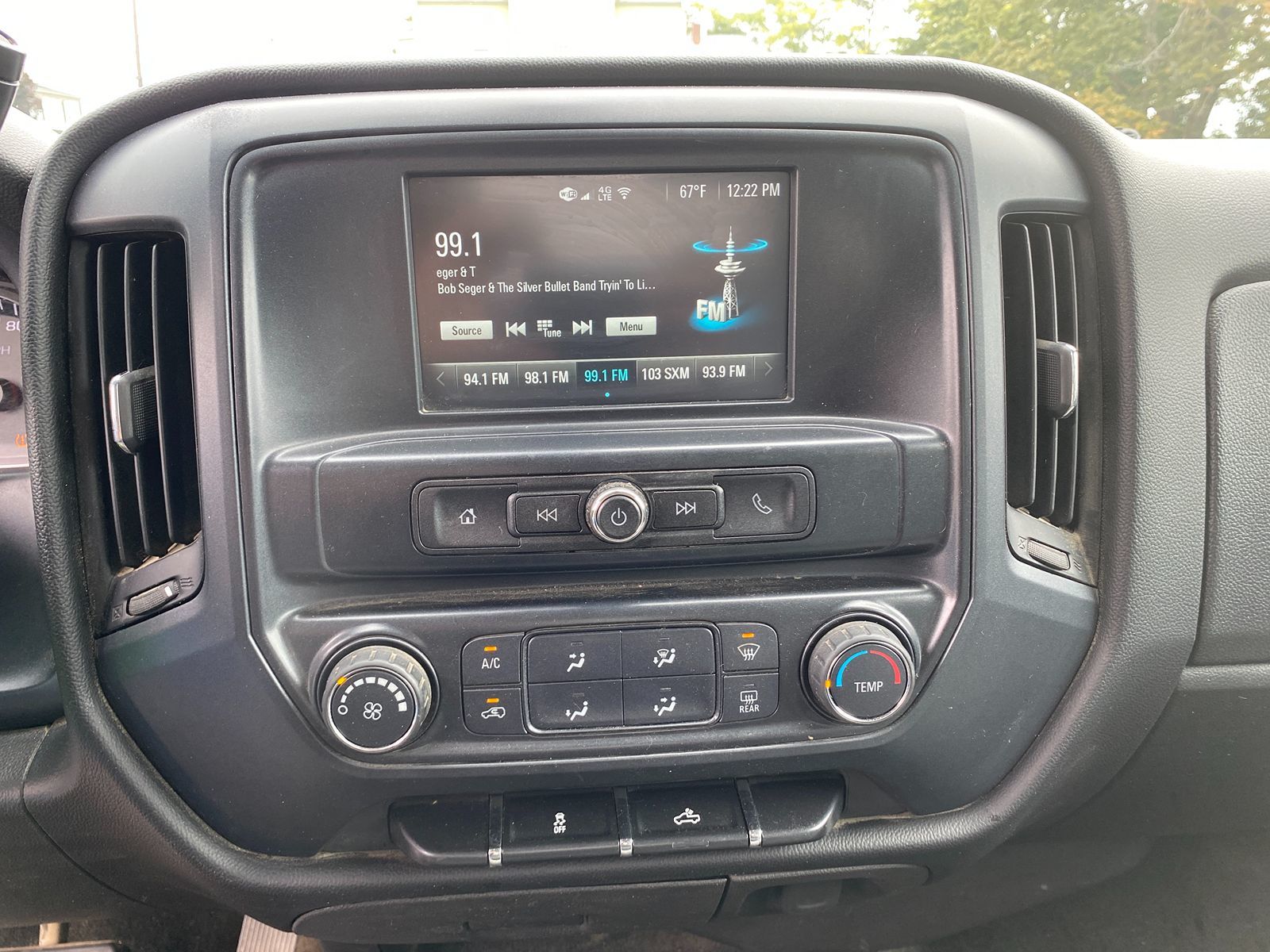 2018 Chevrolet Silverado 1500 Custom photo 16