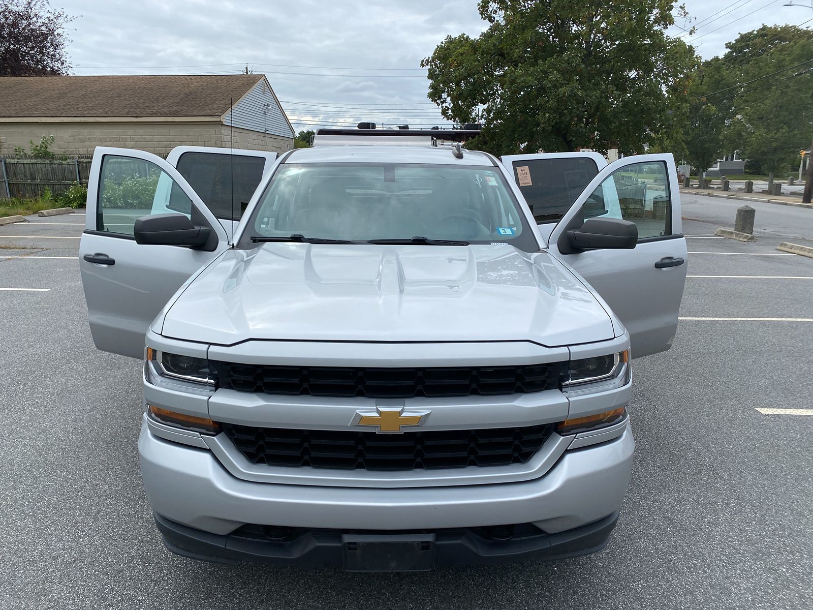 2018 Chevrolet Silverado 1500 Custom photo 24