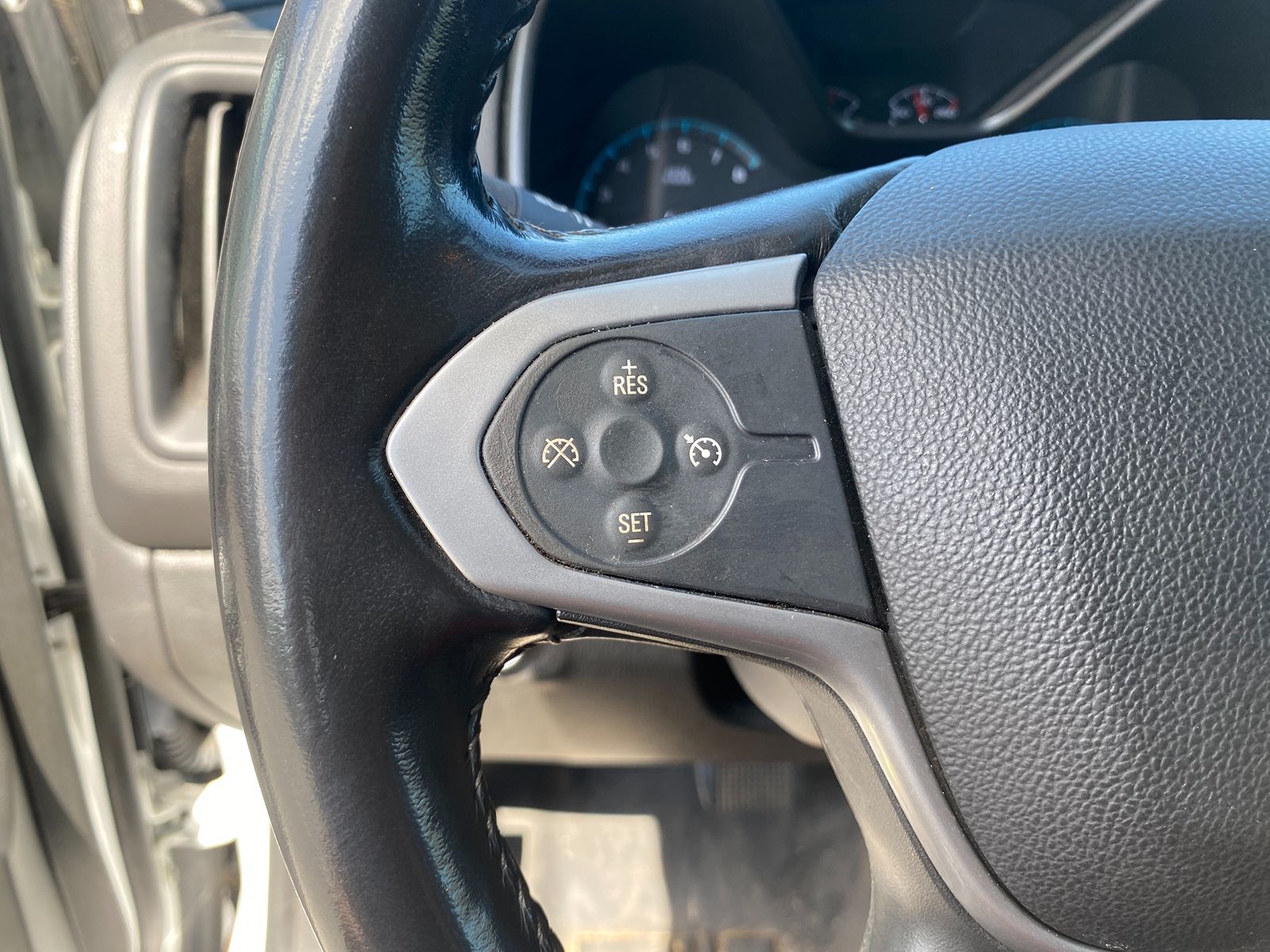 2019 Chevrolet Colorado LT photo 13