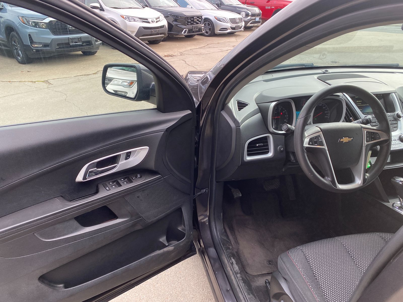 2016 Chevrolet Equinox LT photo 9
