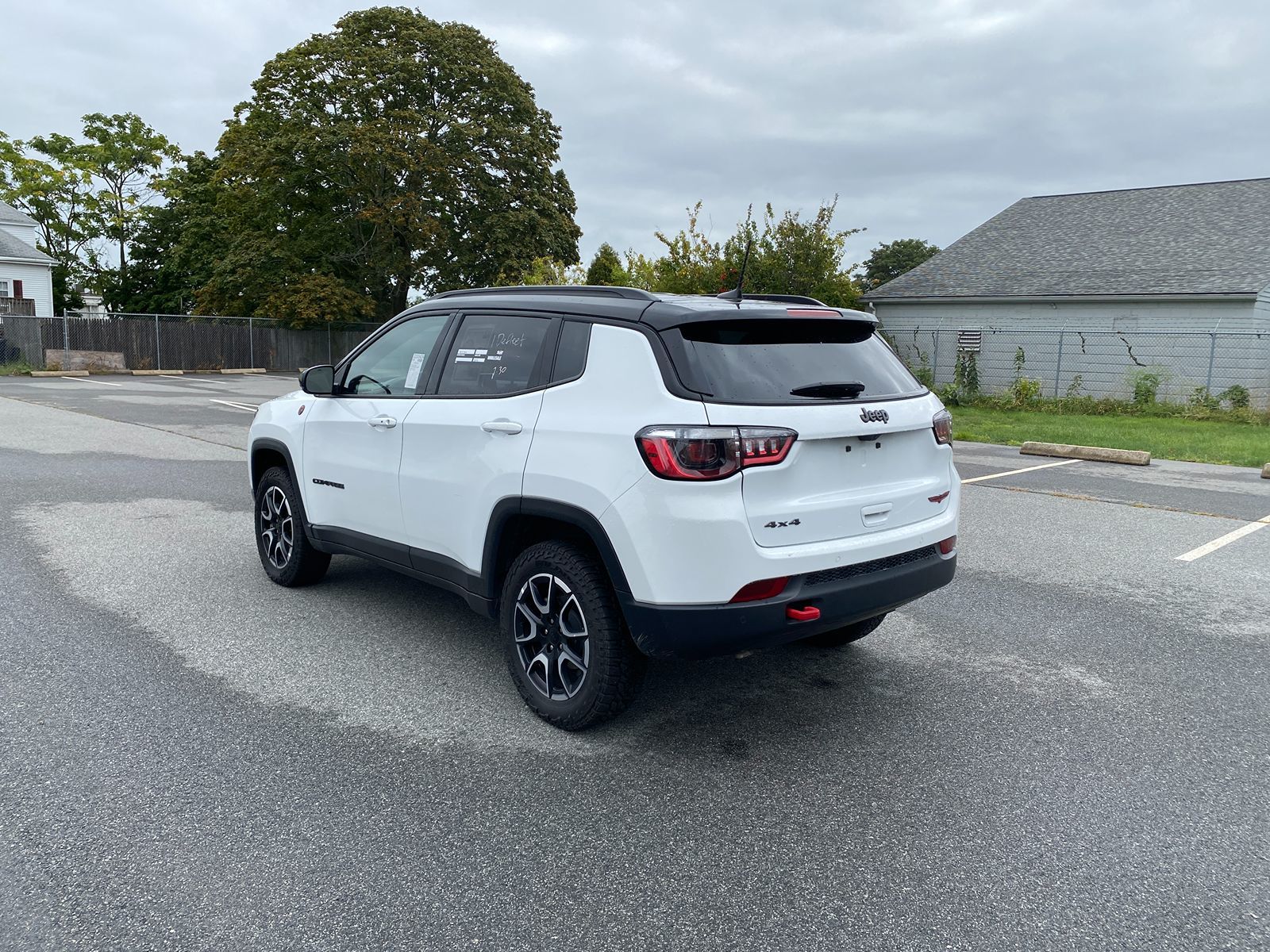 2024 Jeep Compass Trailhawk photo 7
