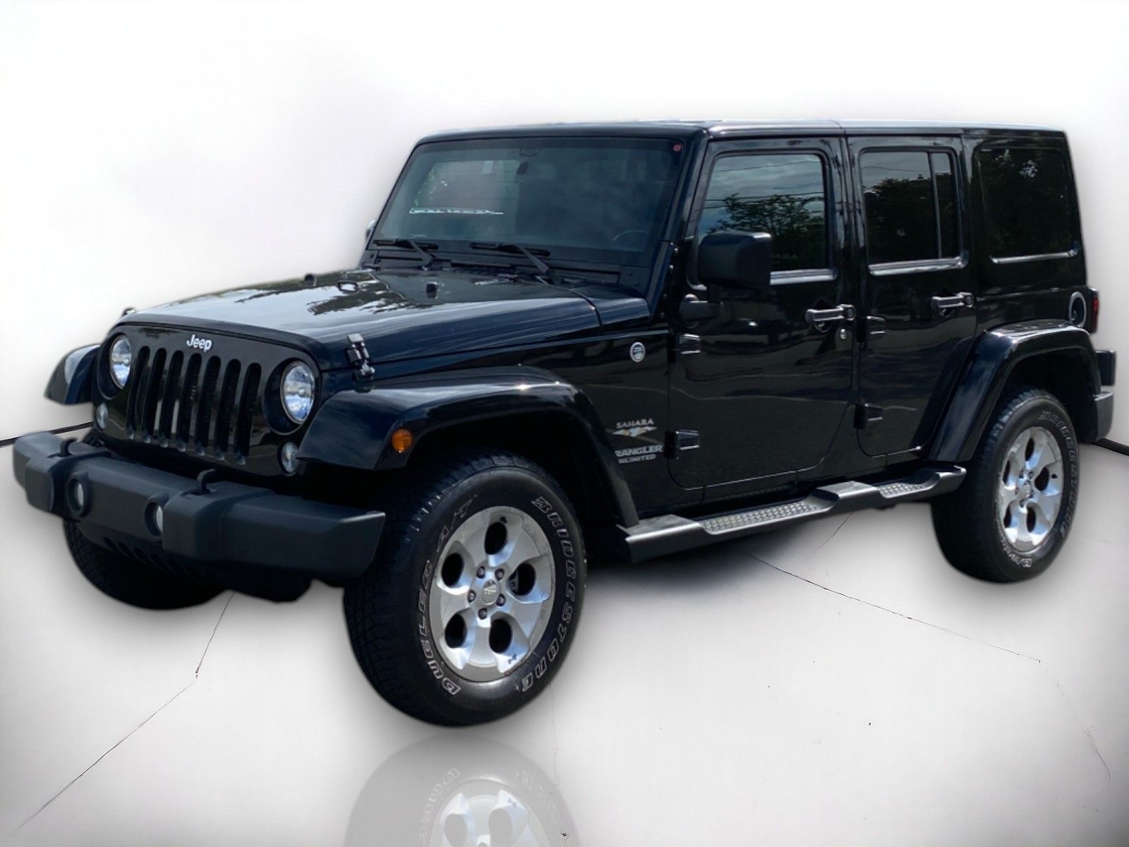 2015 Jeep Wrangler Unlimited Sahara photo 2