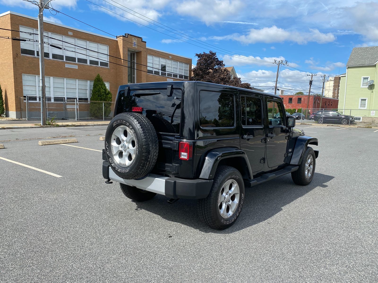 2015 Jeep Wrangler Unlimited Sahara photo 5