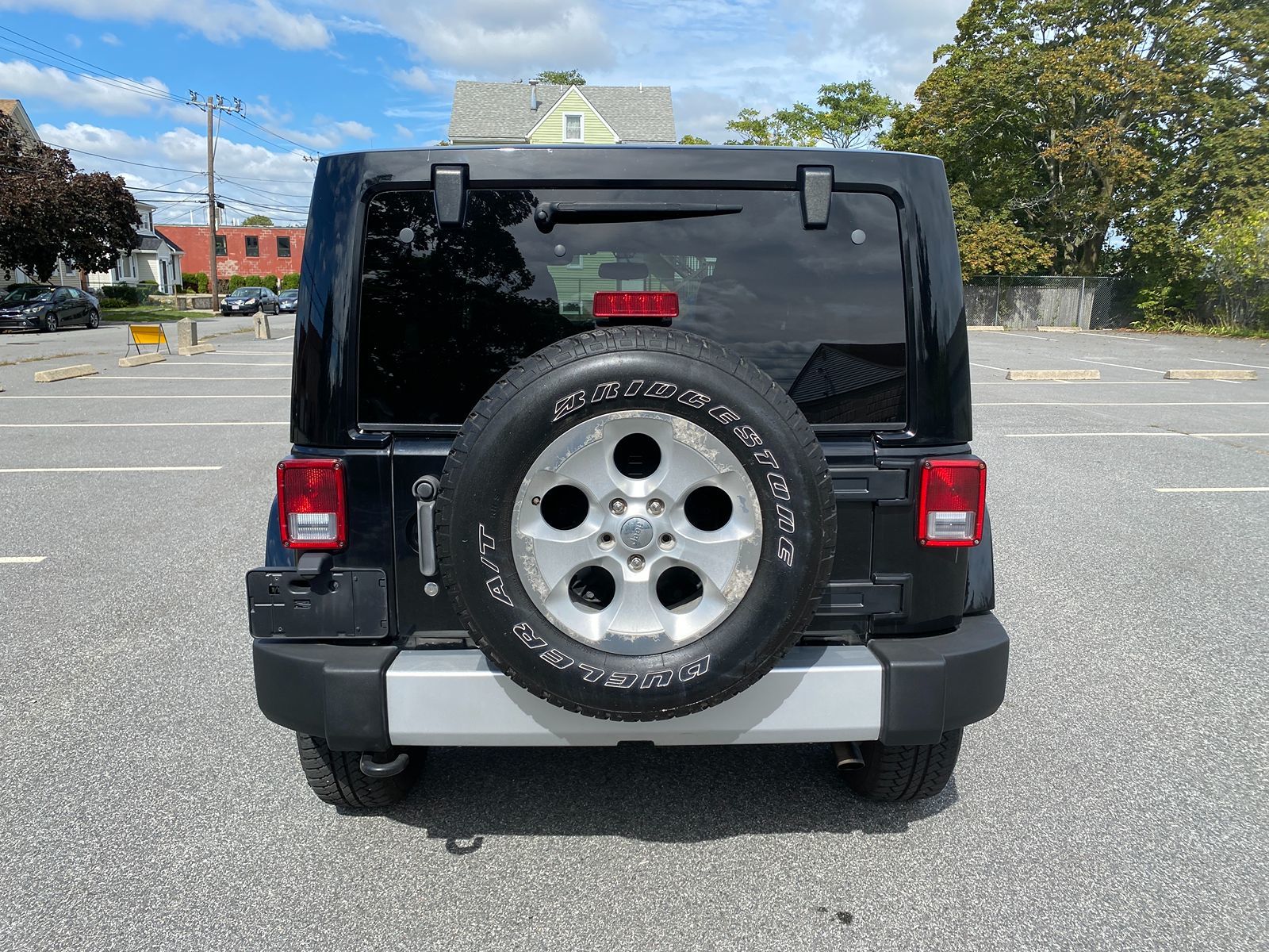 2015 Jeep Wrangler Unlimited Sahara photo 6