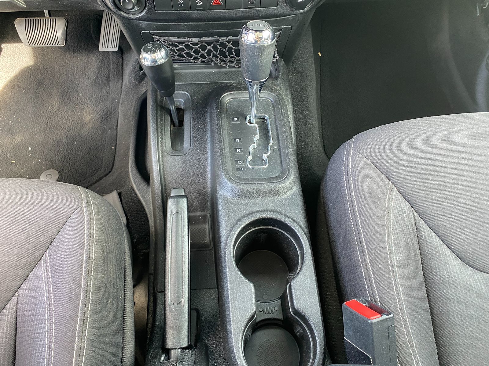 2015 Jeep Wrangler Unlimited Sahara photo 16