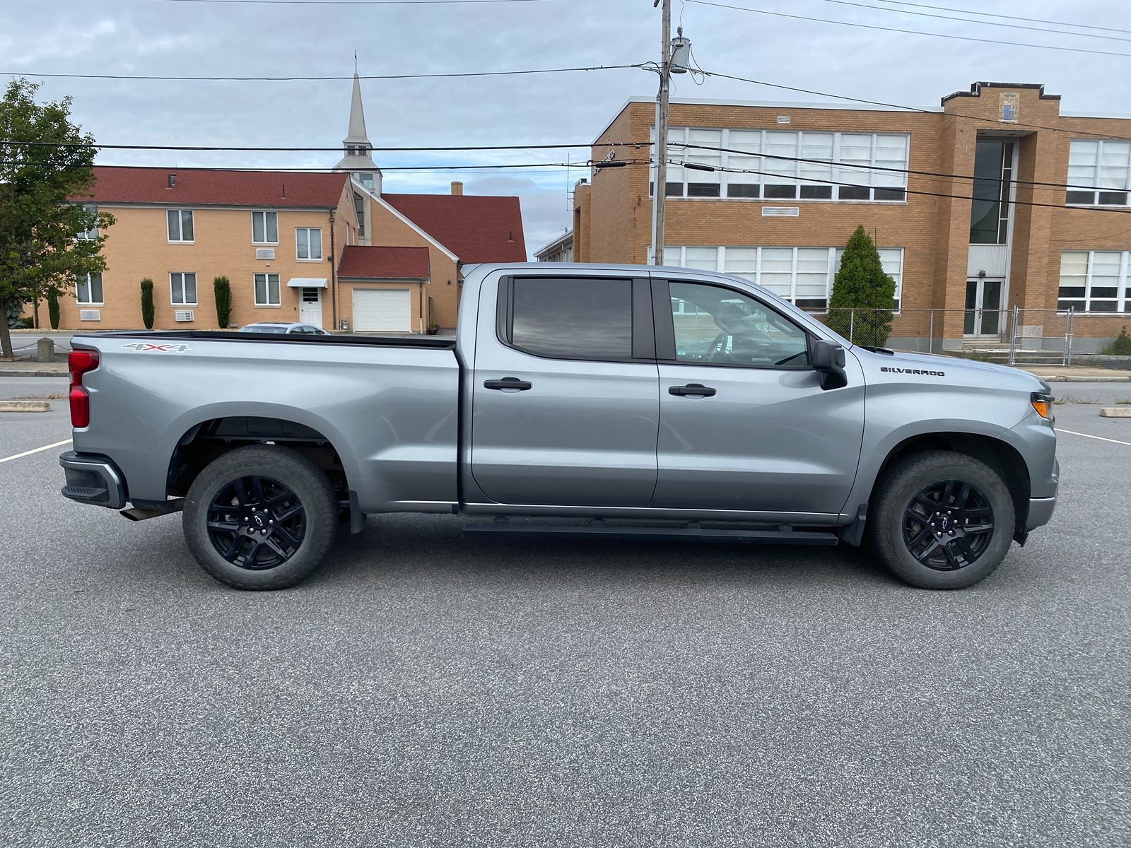 2023 Chevrolet Silverado 1500 Custom photo 4