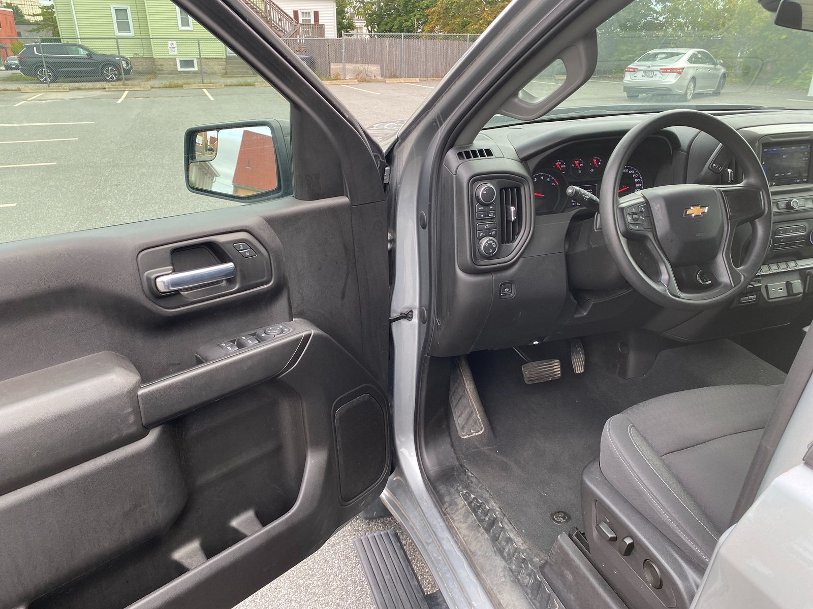 2023 Chevrolet Silverado 1500 Custom photo 9