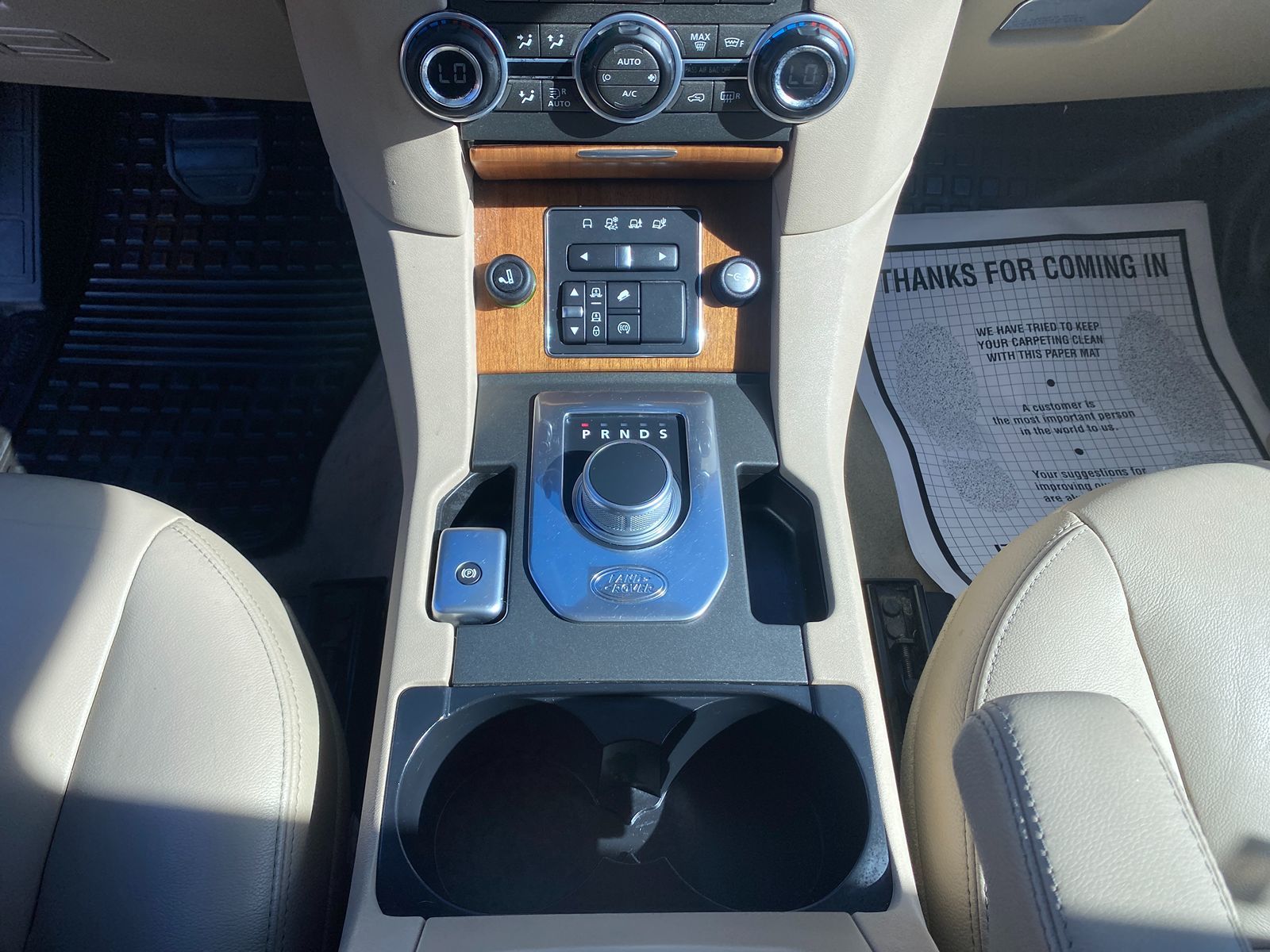 2016 Land Rover LR4 HSE photo 17