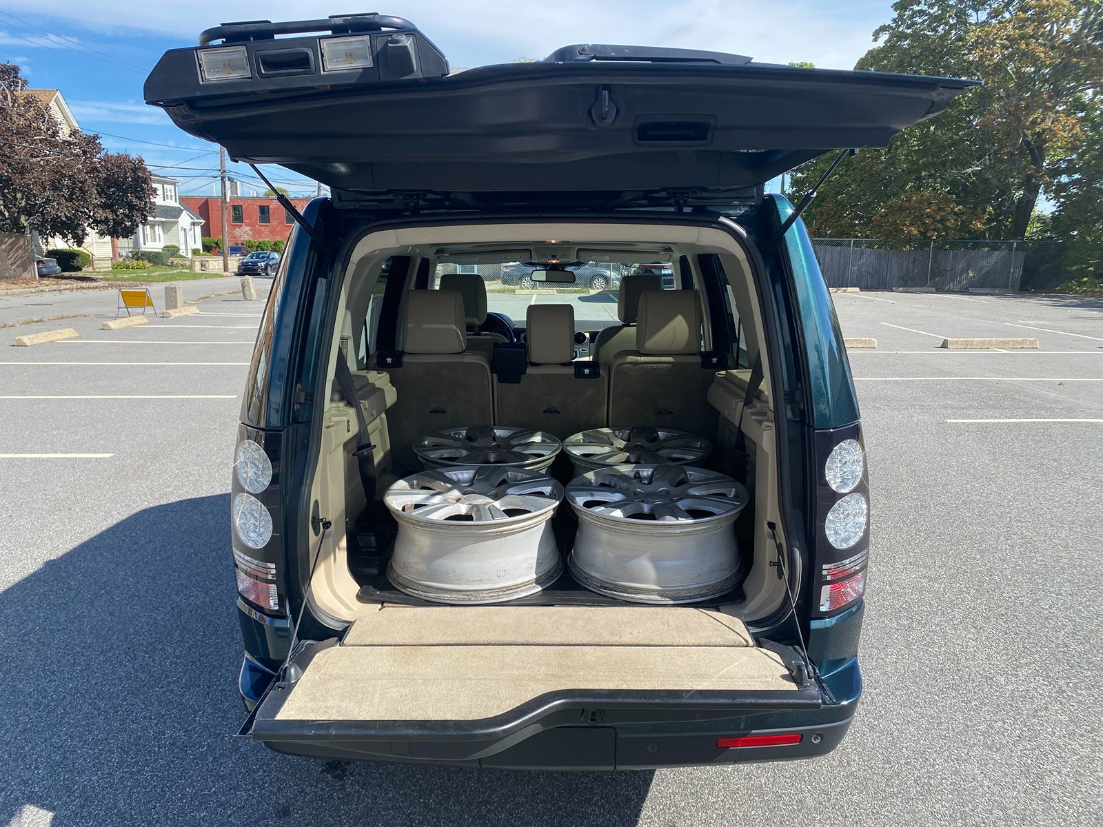 2016 Land Rover LR4 HSE photo 21