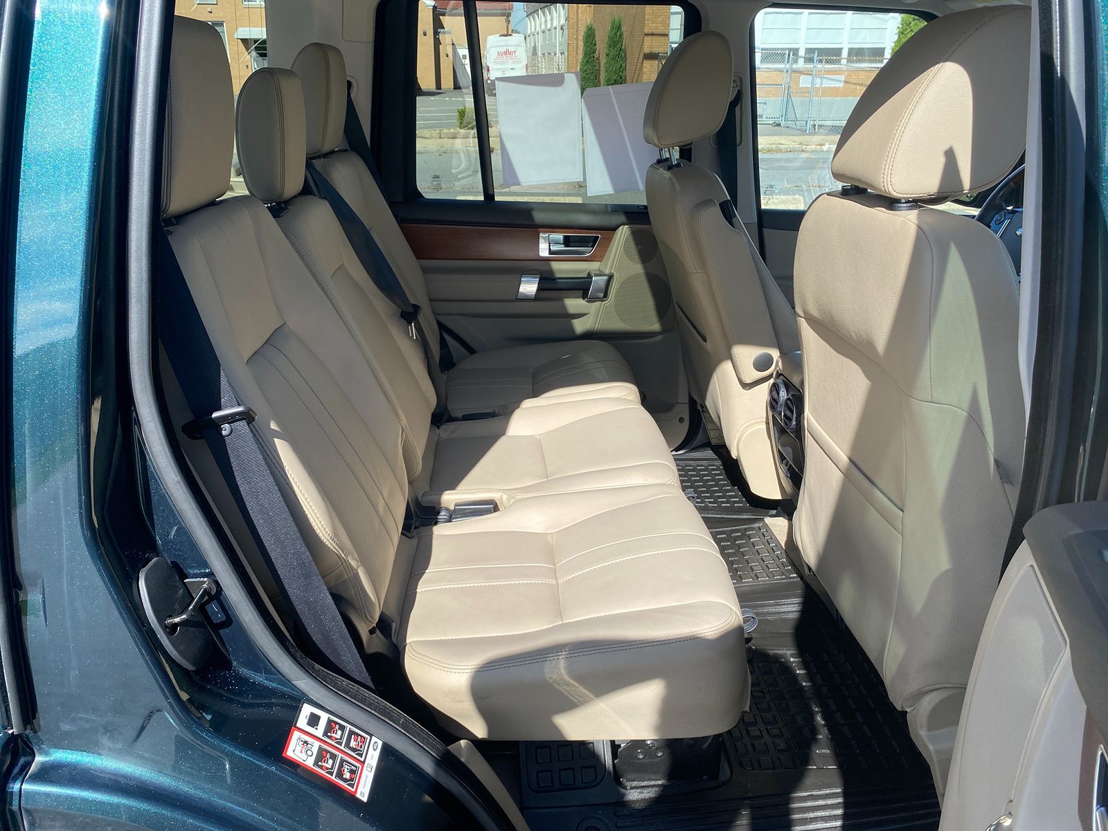 2016 Land Rover LR4 HSE photo 22