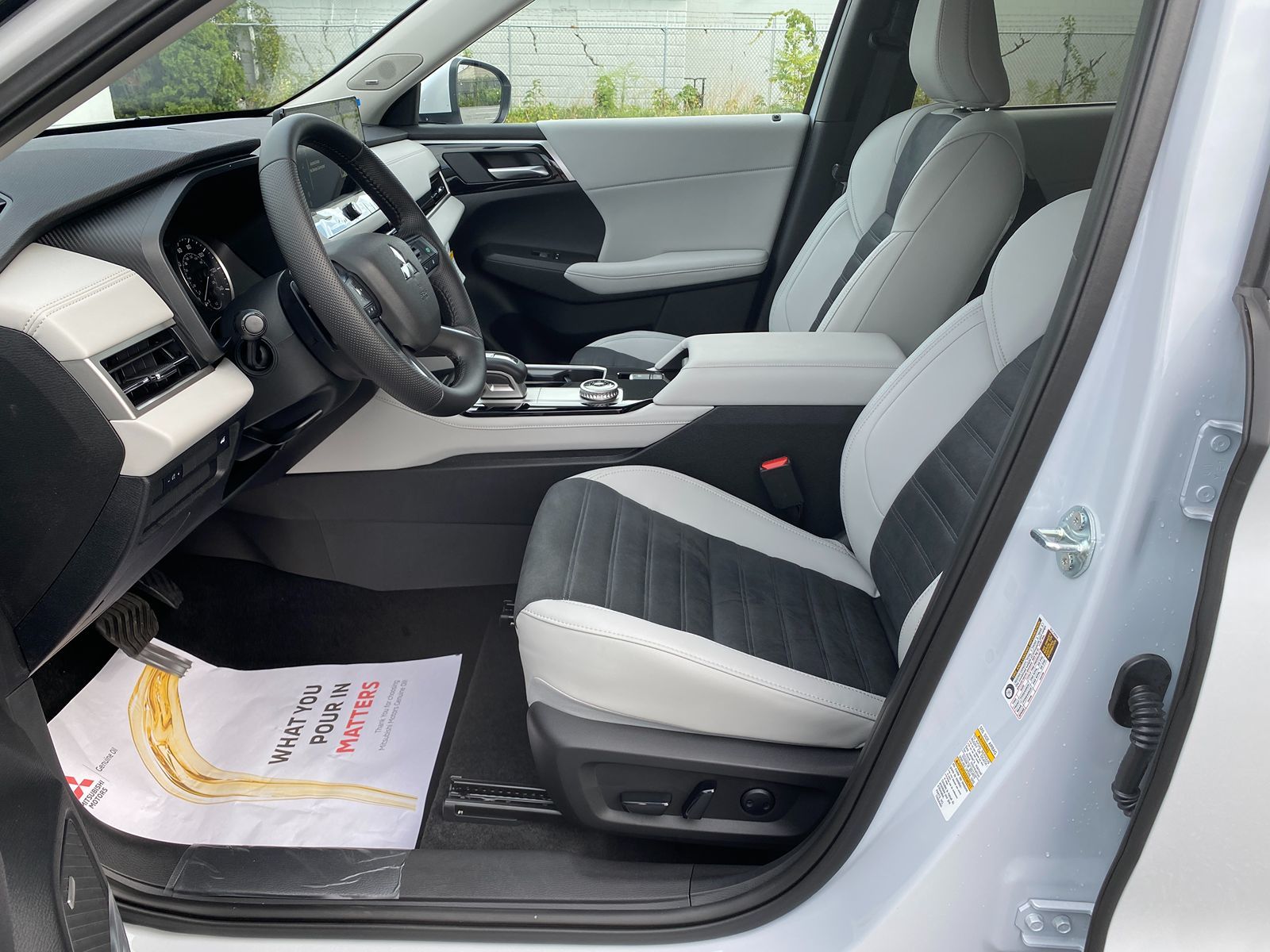 2025 Mitsubishi Outlander SE S-AWC photo 10