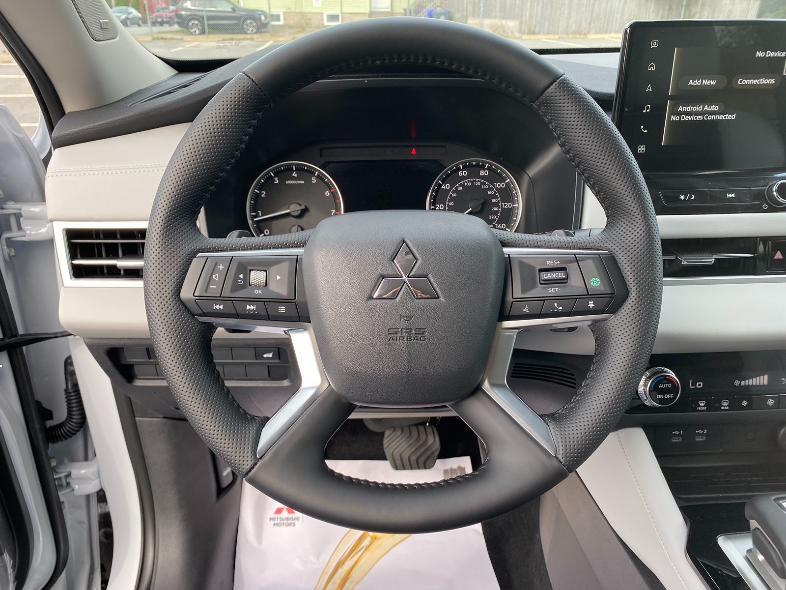 2025 Mitsubishi Outlander SE S-AWC photo 12