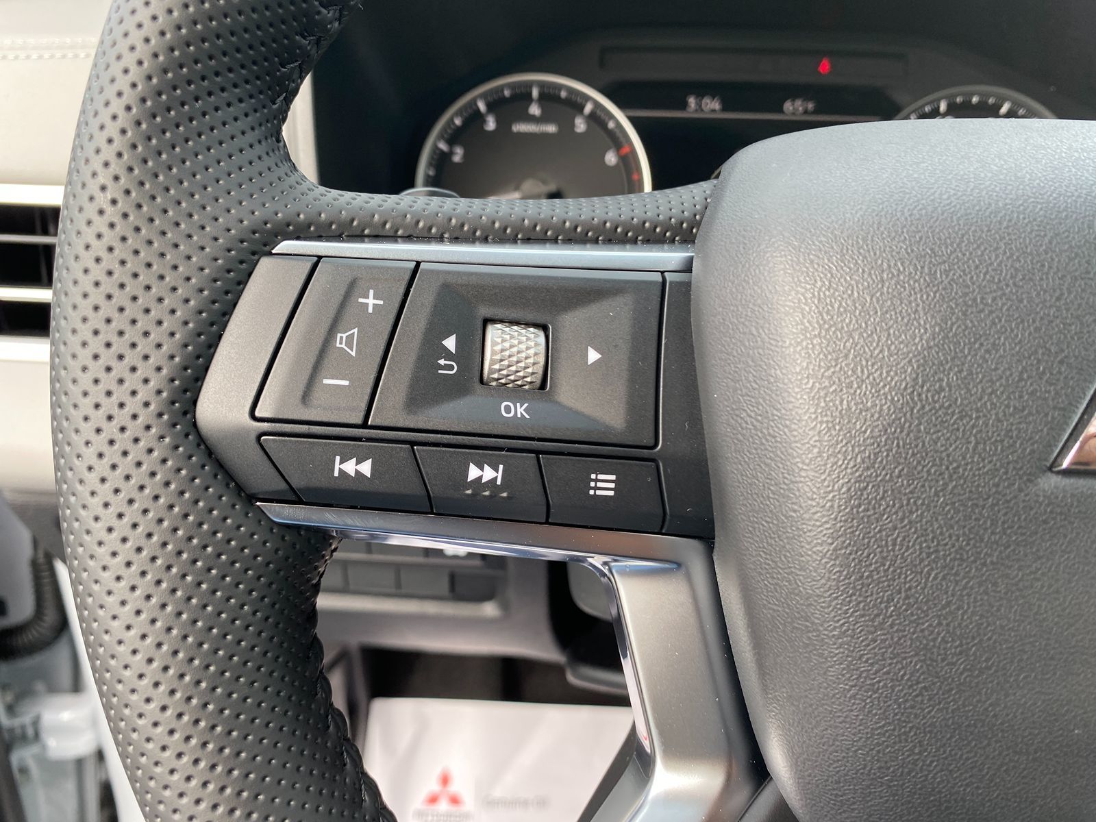 2025 Mitsubishi Outlander SE S-AWC photo 13