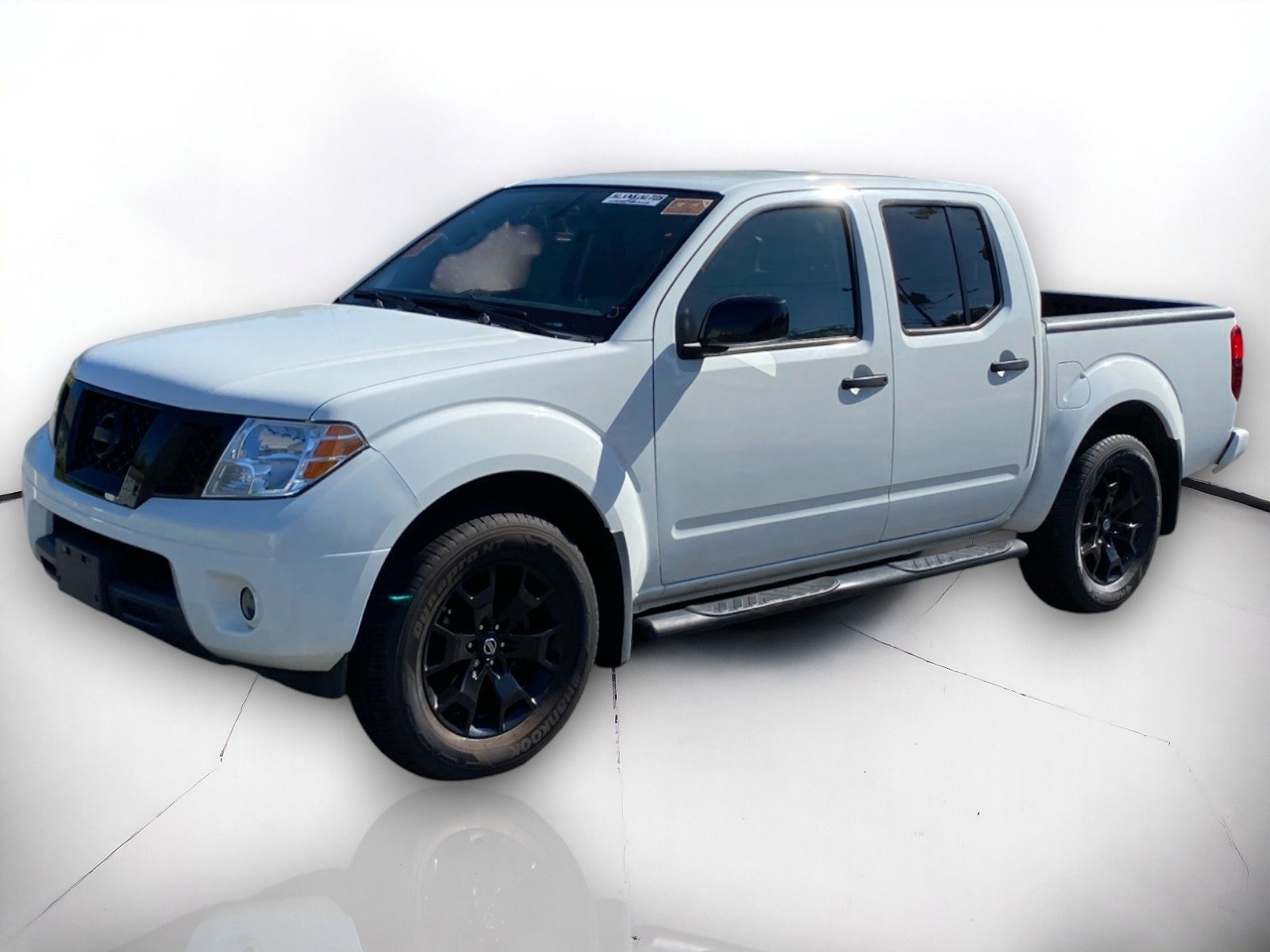 2019 Nissan Frontier SV photo 2