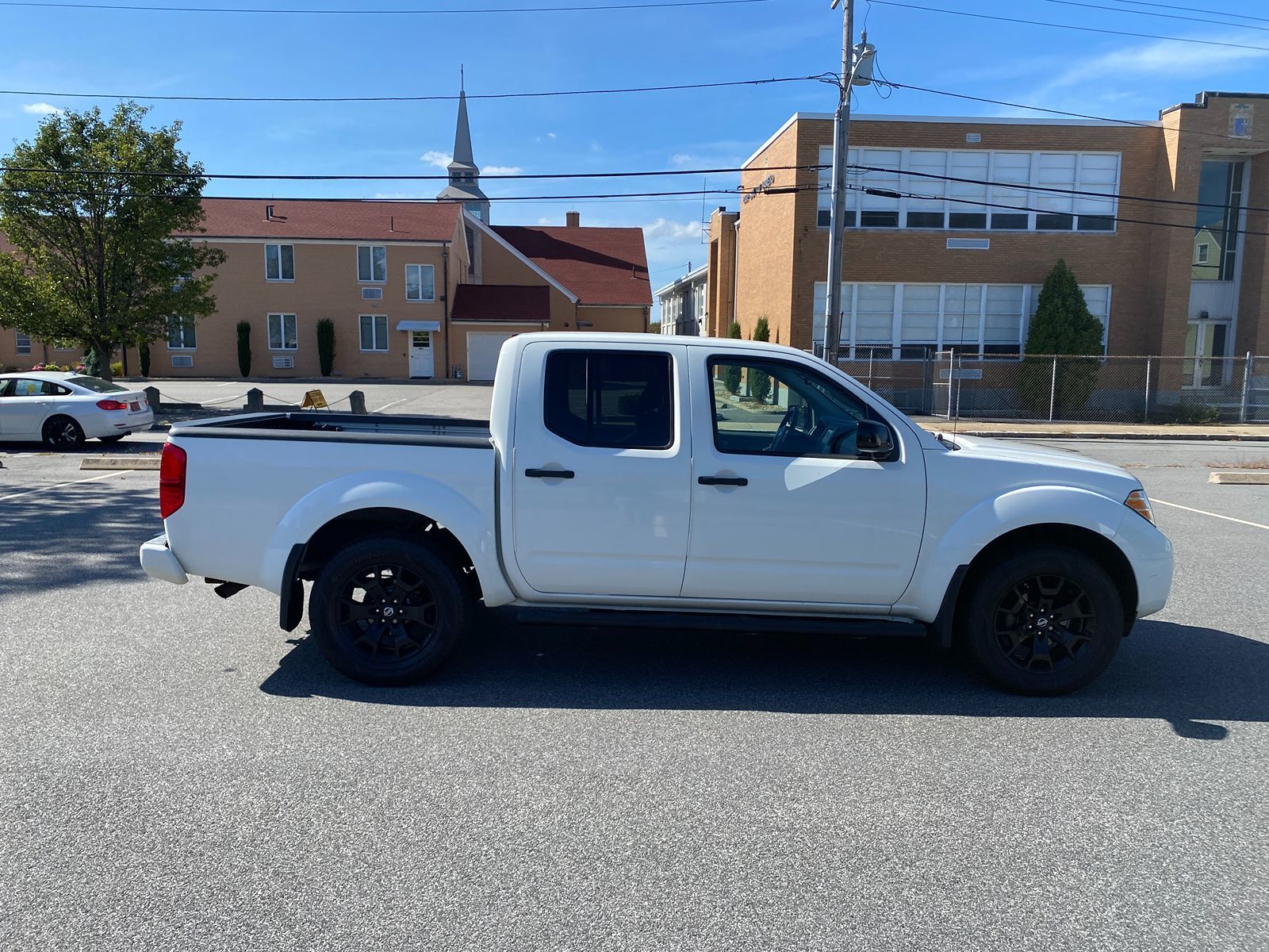 2019 Nissan Frontier SV photo 3