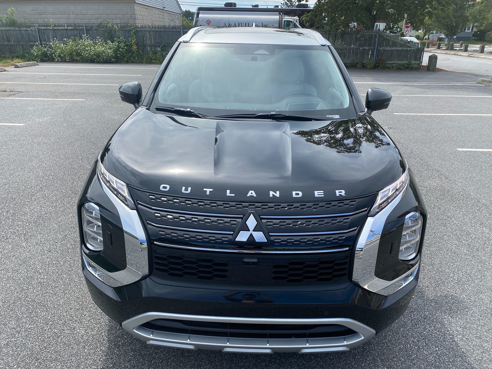 2025 Mitsubishi Outlander PHEV SEL Platinum photo 2