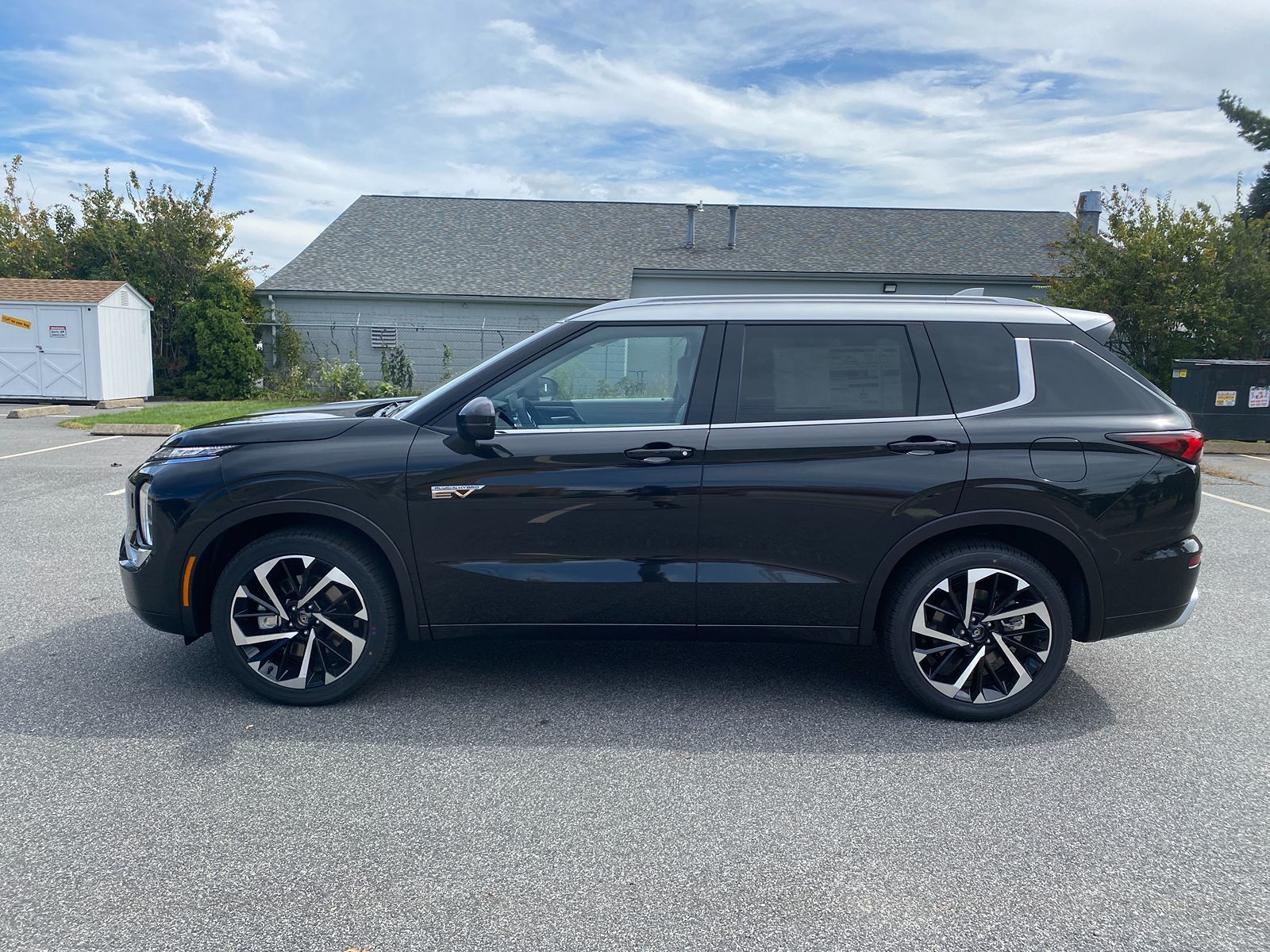 2025 Mitsubishi Outlander PHEV SEL Platinum photo 7