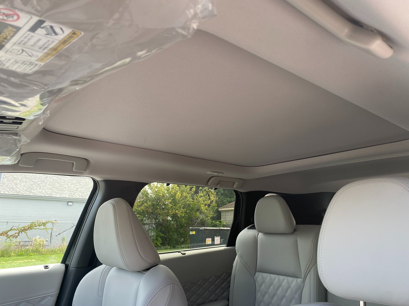 2025 Mitsubishi Outlander PHEV SEL Platinum photo 20