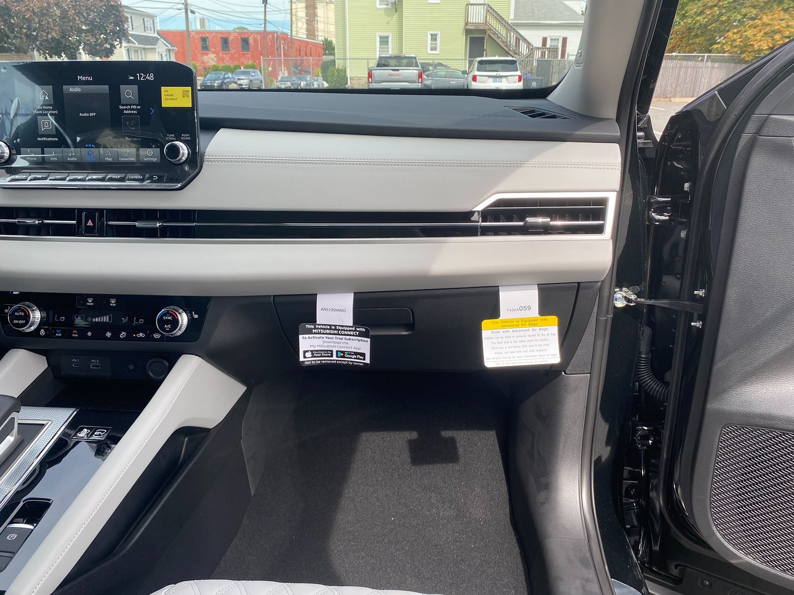 2025 Mitsubishi Outlander PHEV SEL Platinum photo 25