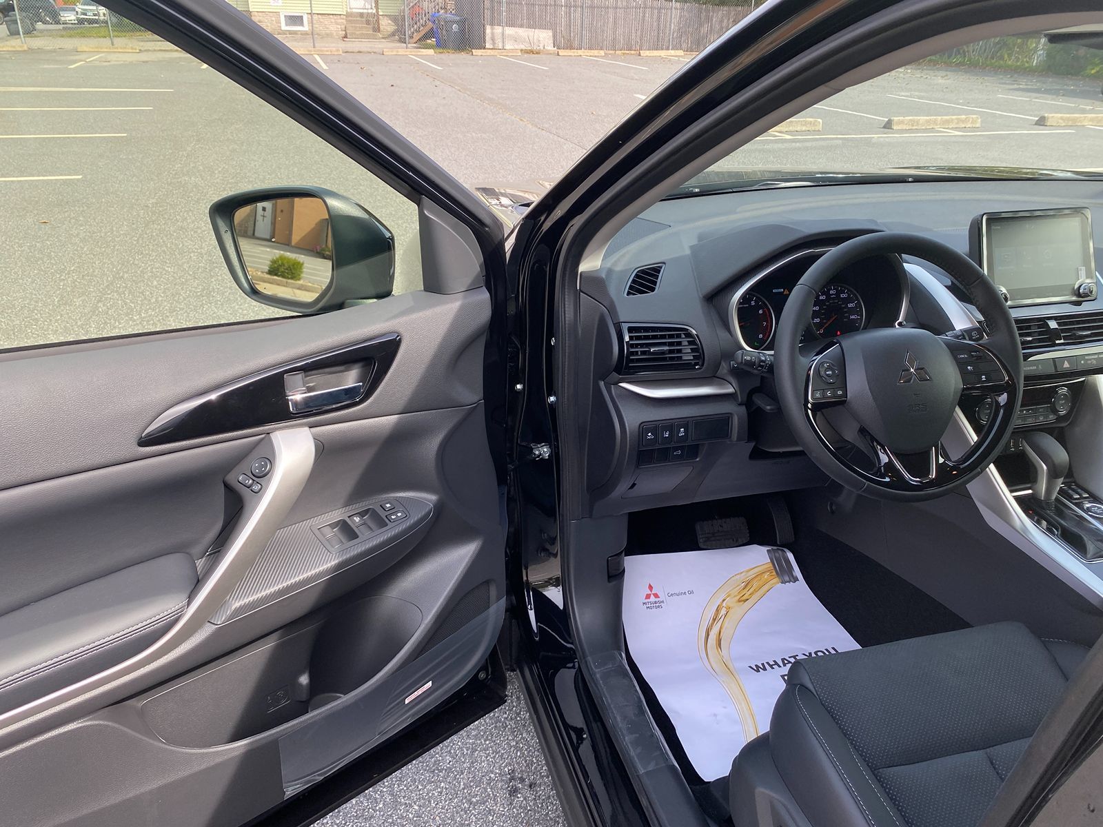 2026 Mitsubishi Eclipse Cross SE photo 9