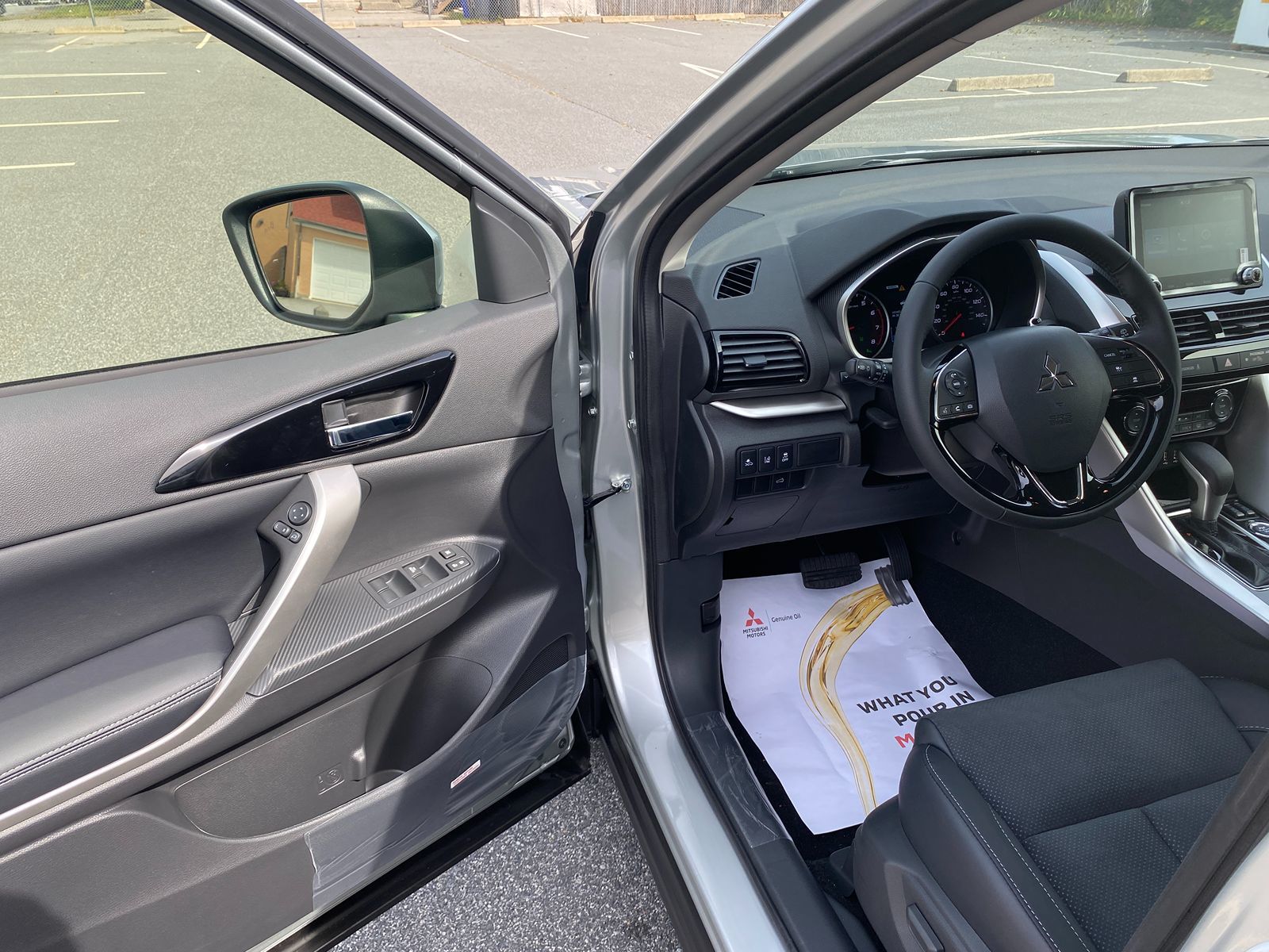 2026 Mitsubishi Eclipse Cross SE photo 9