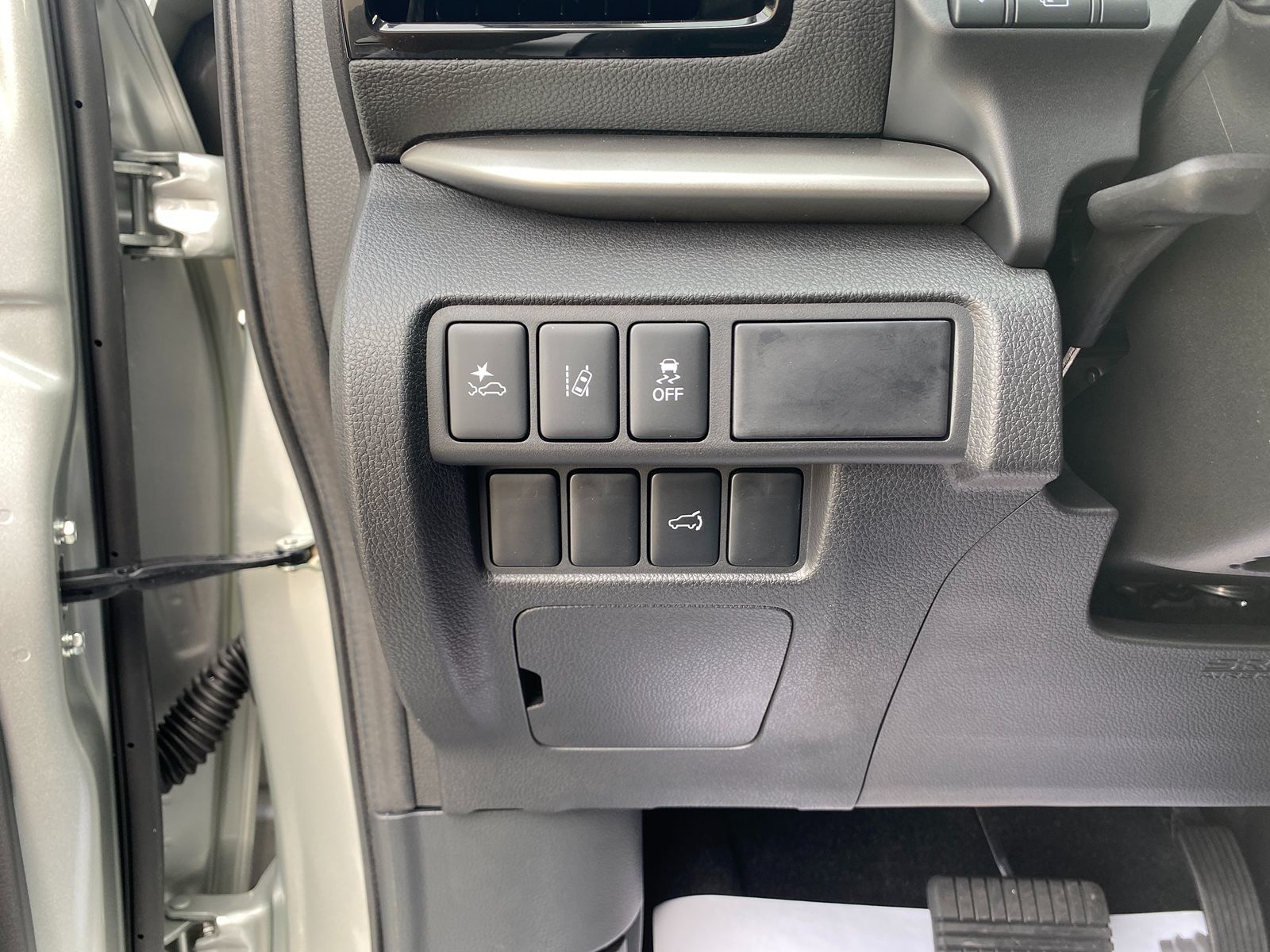 2026 Mitsubishi Eclipse Cross SE photo 12